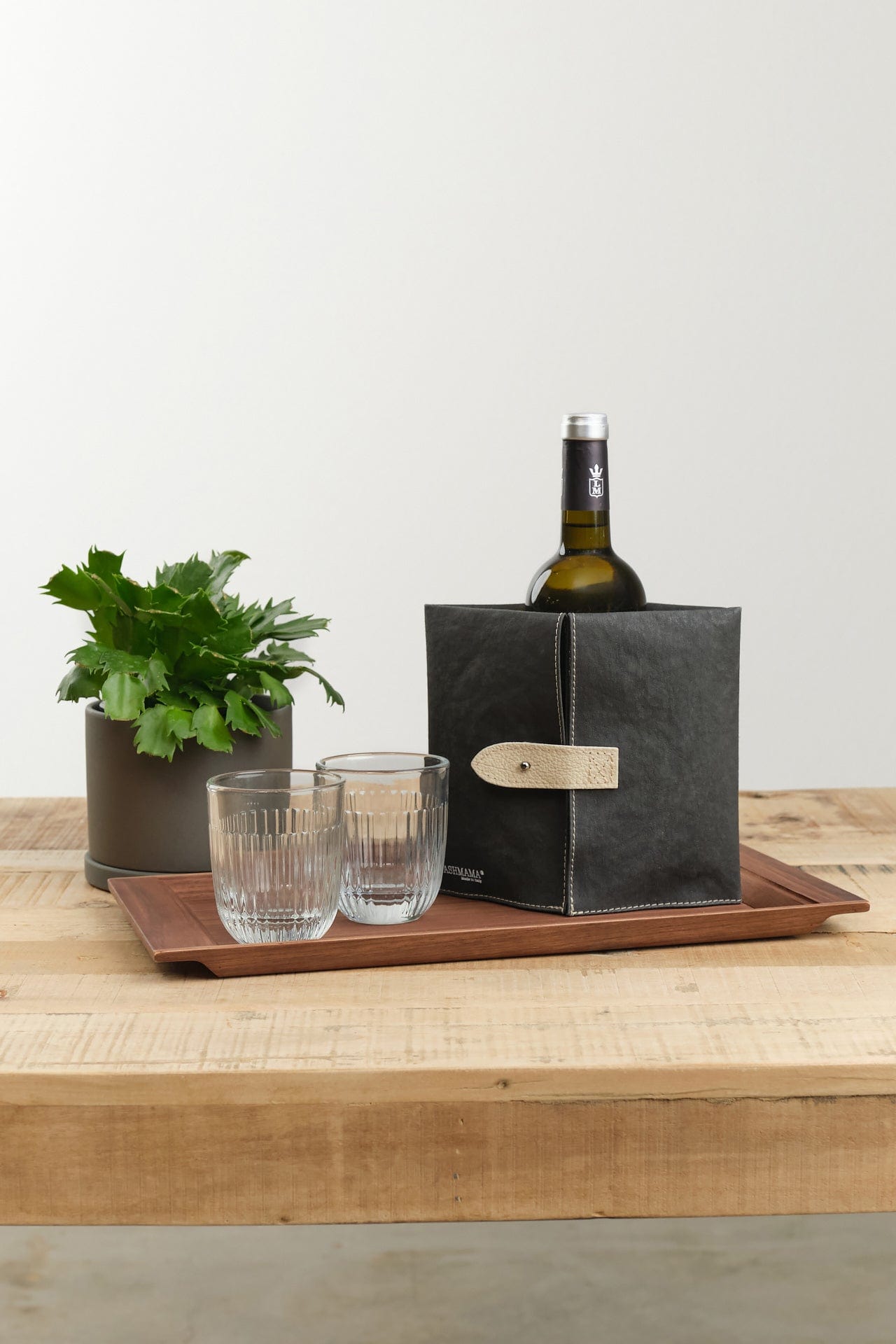 Kinto Home Kitchen Serving Sepia Nonslip Tray Walnut / 16.75" L X 8.5" W X 0.75" D