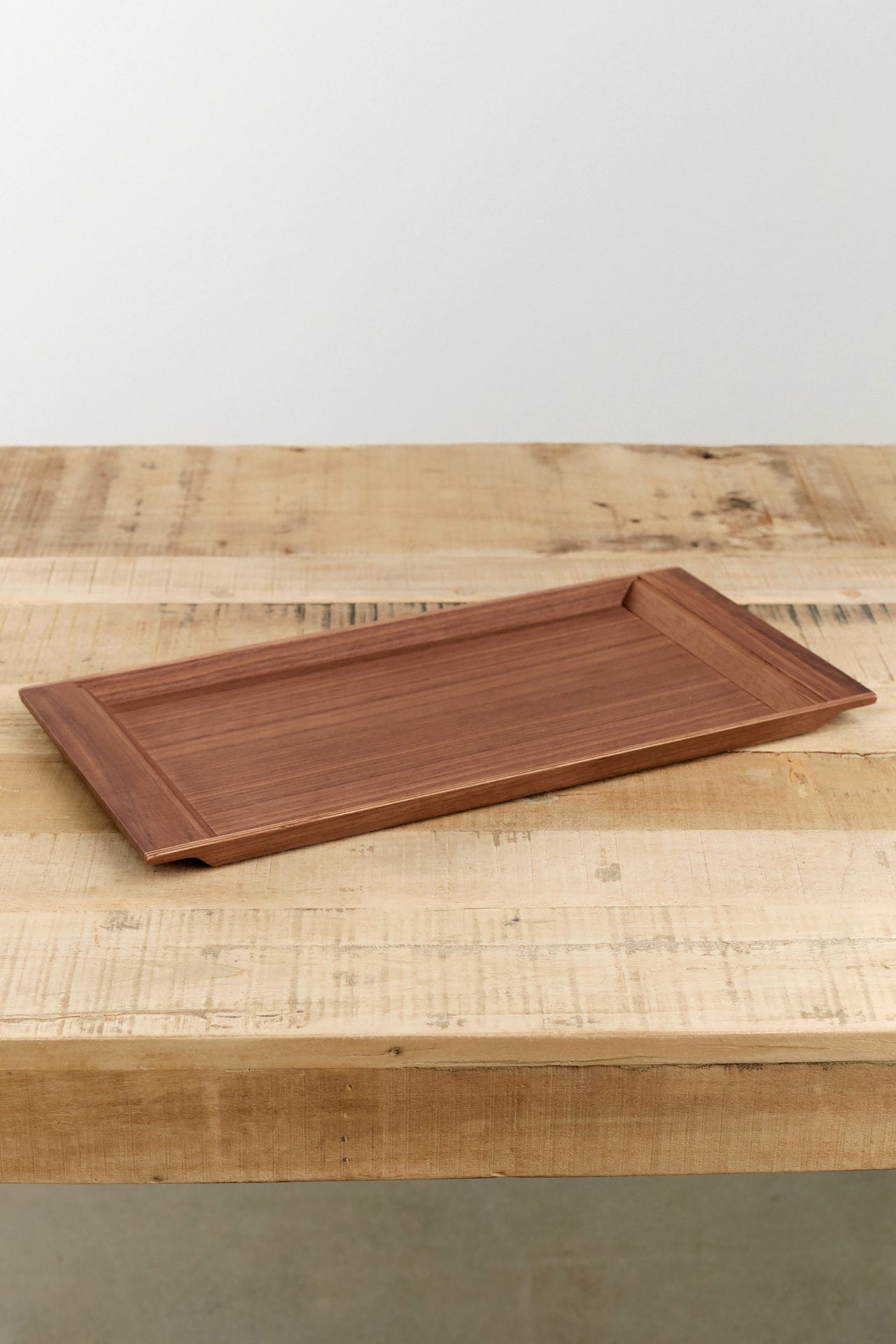 Kinto Home Kitchen Serving Sepia Nonslip Tray Walnut / 16.75" L X 8.5" W X 0.75" D