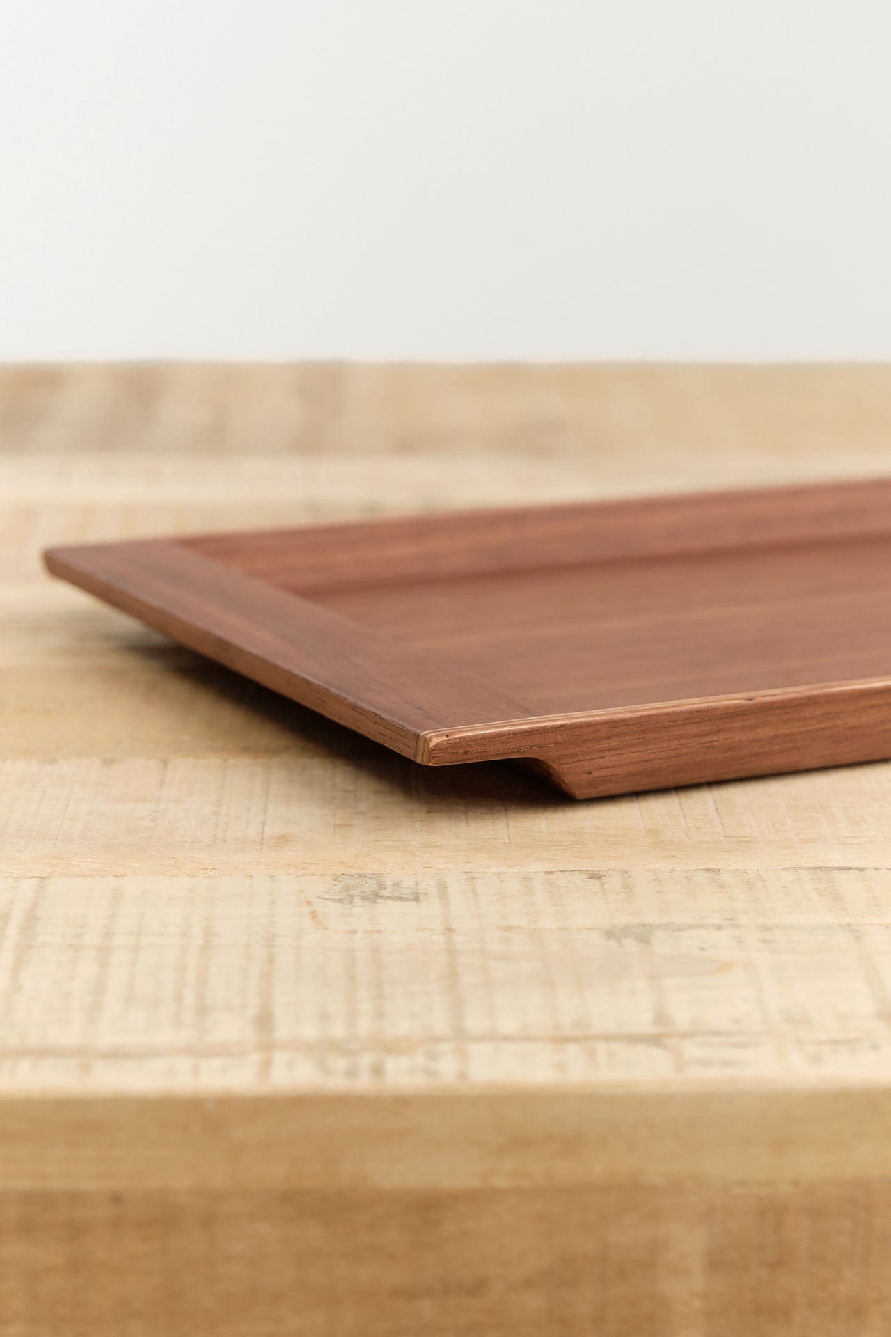 Kinto Home Kitchen Serving Sepia Nonslip Tray Walnut / 16.75" L X 8.5" W X 0.75" D
