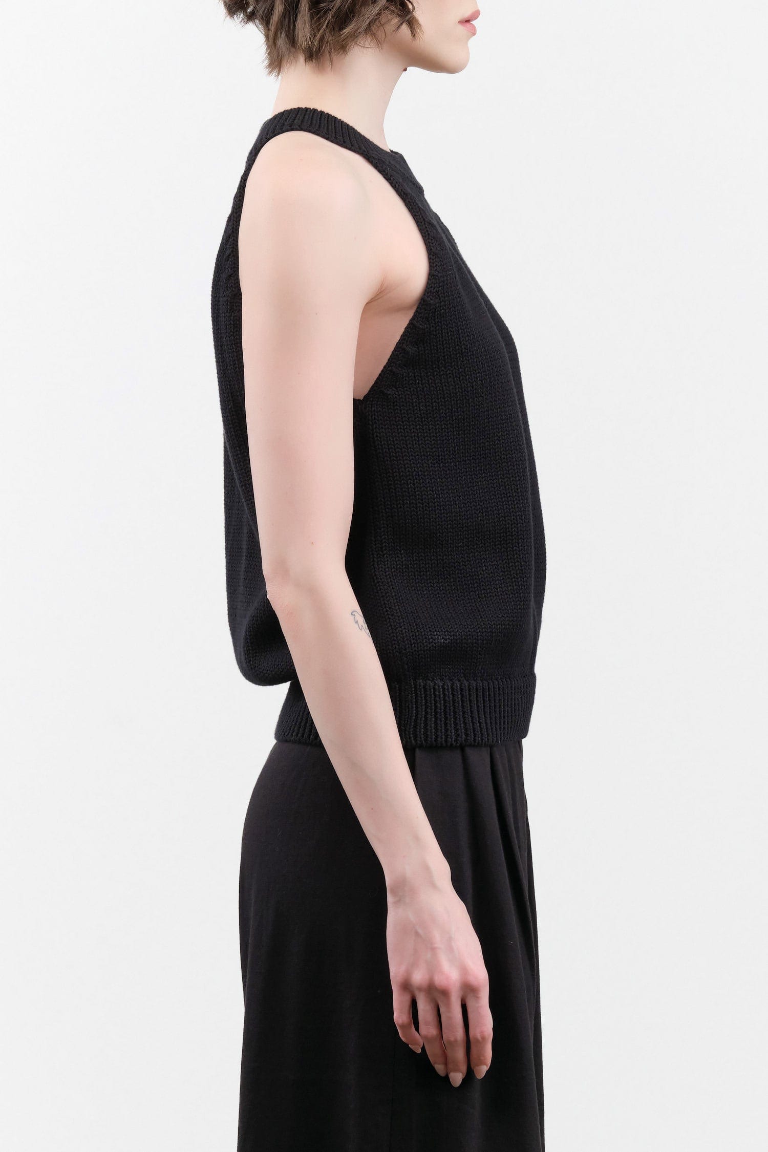 Kowtow Apparel Womens Sweaters Ebony Singlet