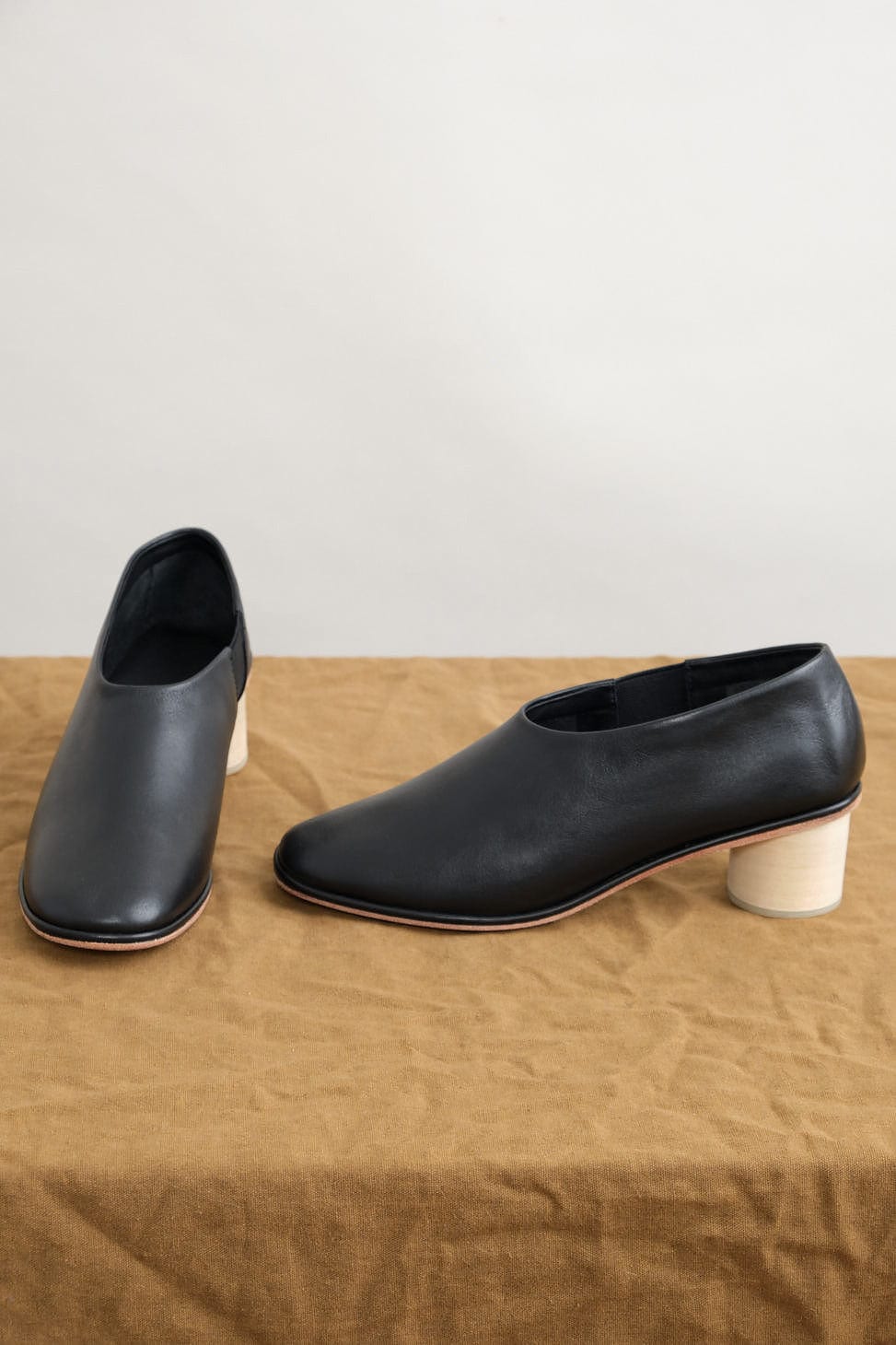 Dowel Heel on table