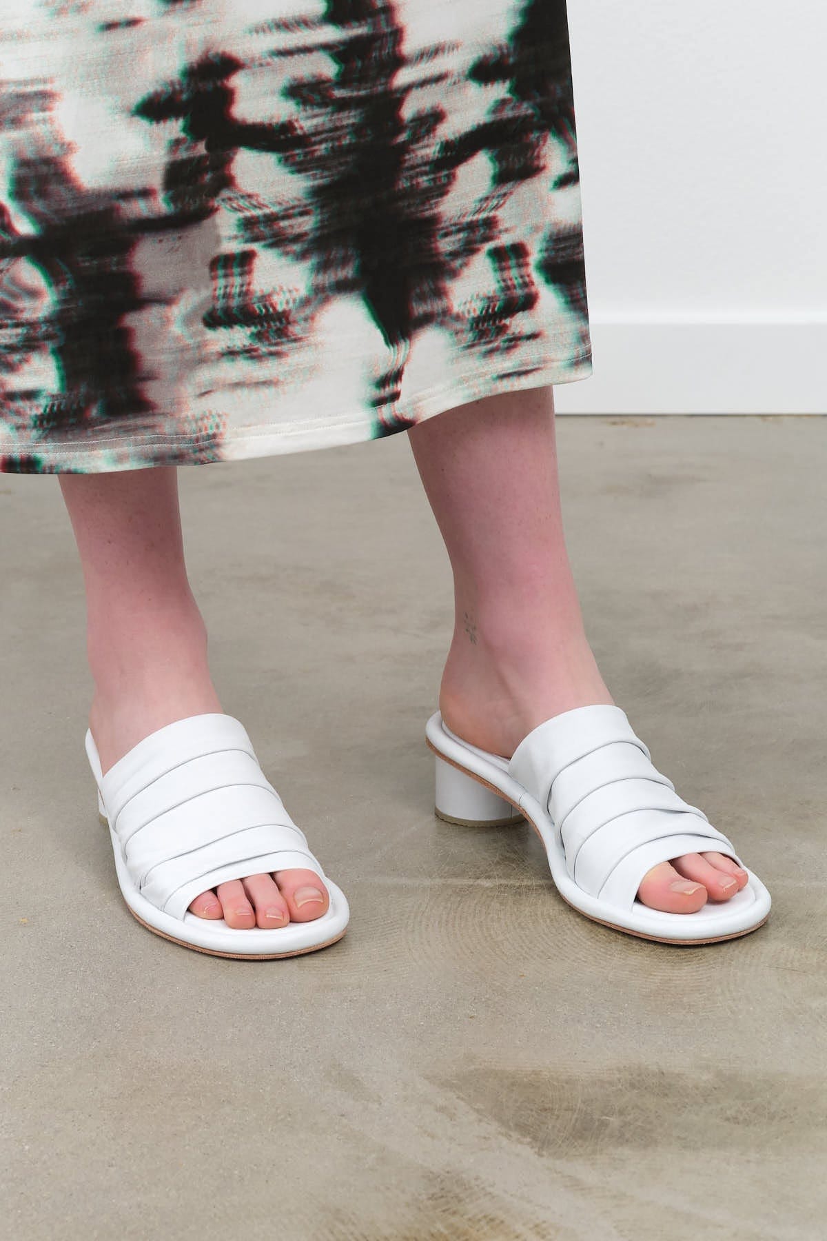 Lauren Manoogian Accessories Womens Shoes Ruche Slide White / 35