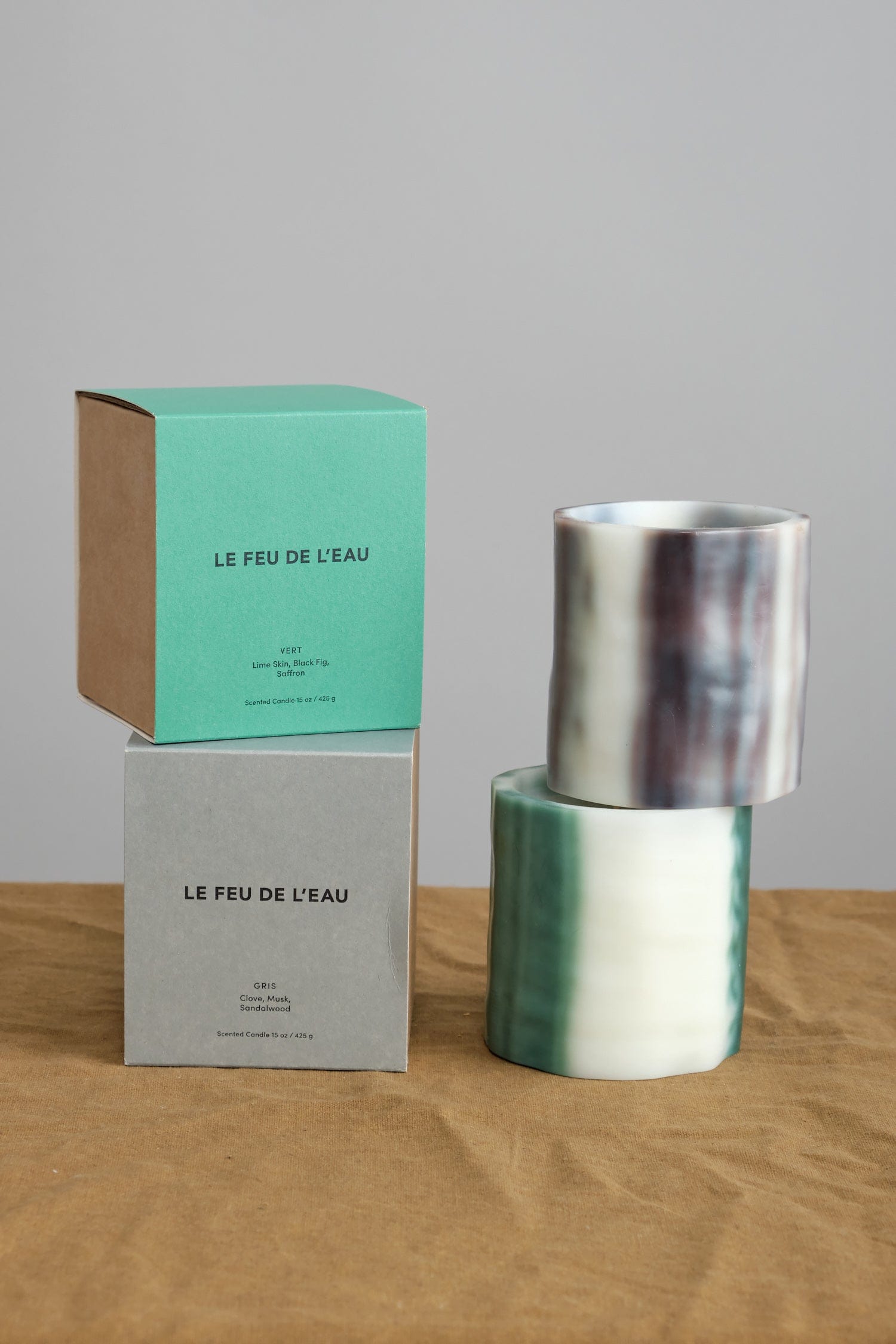 Le Feu De L'Eau Home Candles Gris Candle Gris / 16 oz