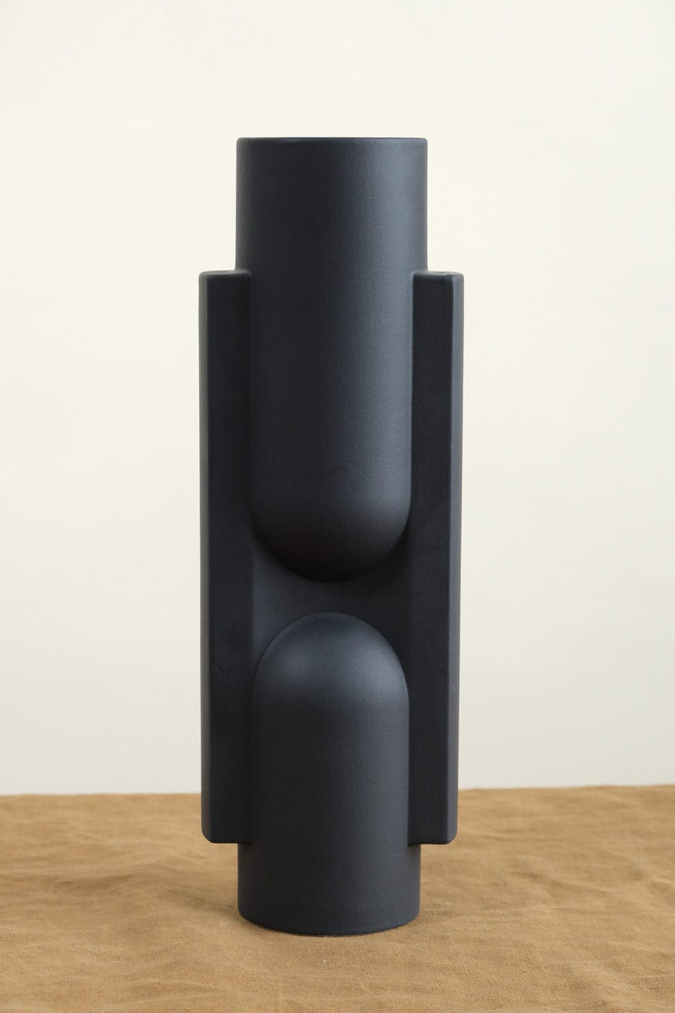 Kala Vase in Coal