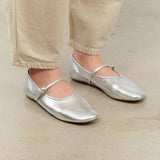 LoQ Accessories Womens Shoes Daria Flat Mary Jane Plata / 35