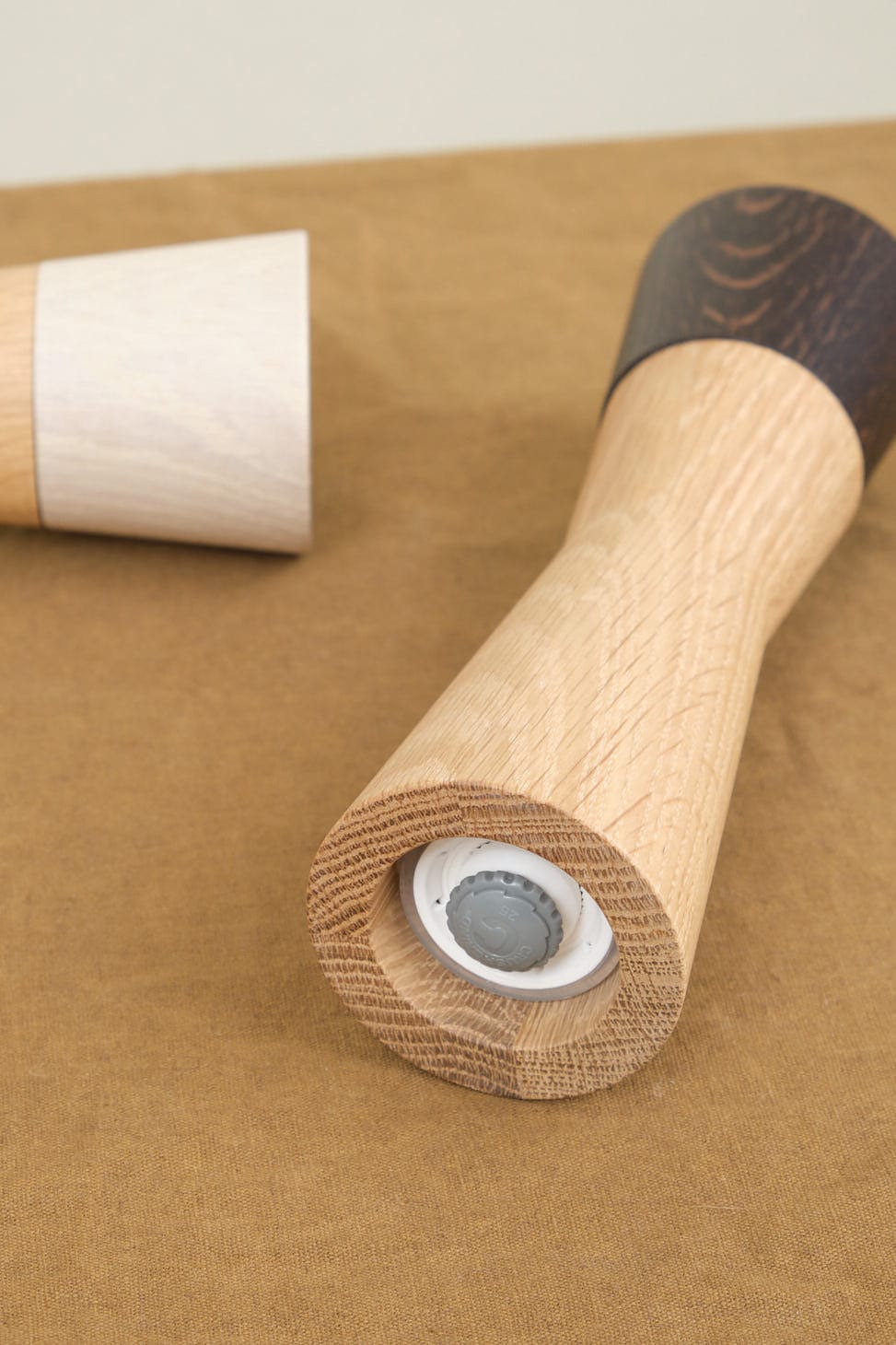 Lostine Home Kitchen Serving Salt and Pepper Mill Set White Oak / 9" H X 3 "D