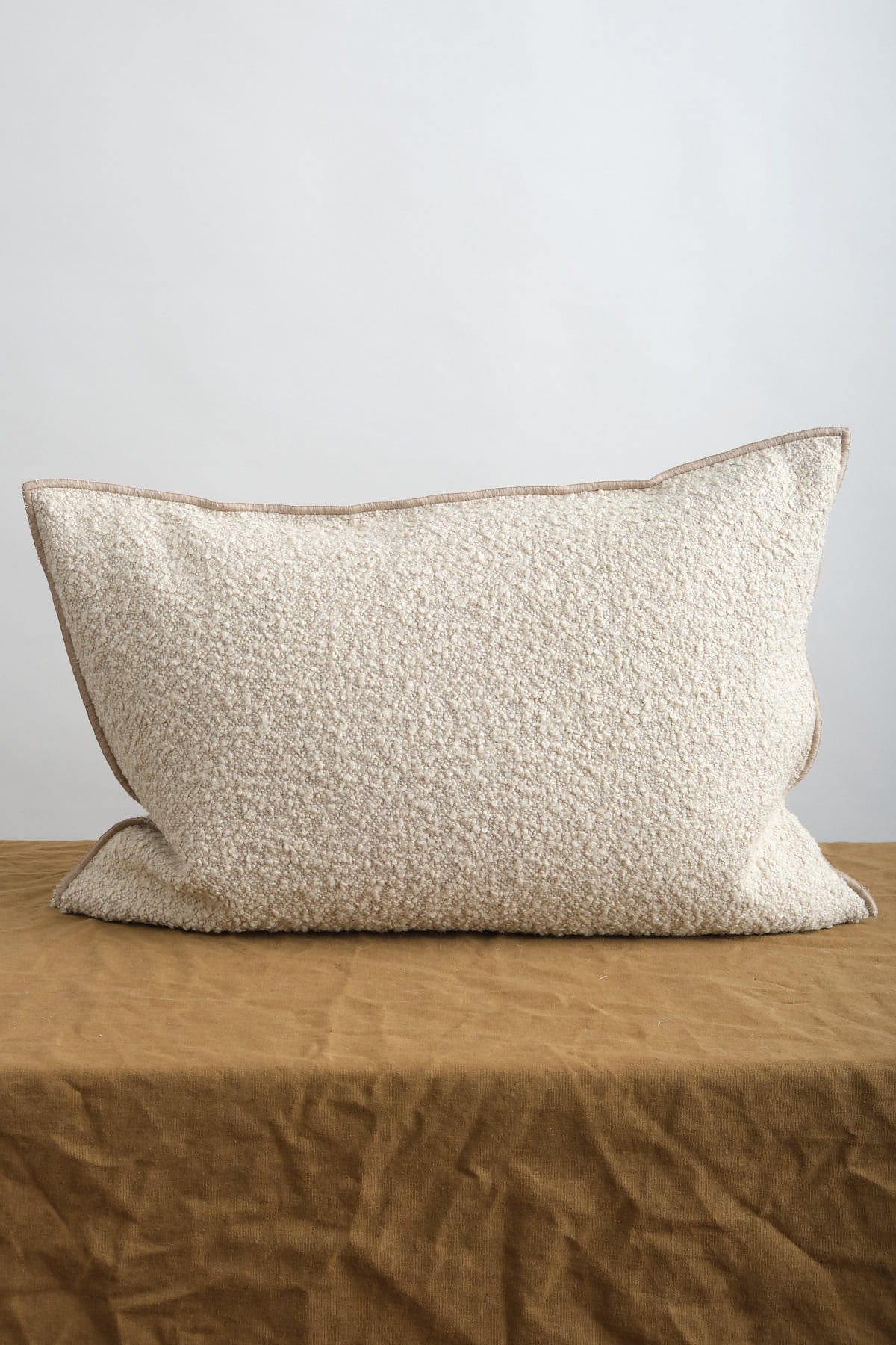 Maison De Vacances Home Pillows 16" x 24" Canvas Wooly in Naturel Naturel / 16" X 24"