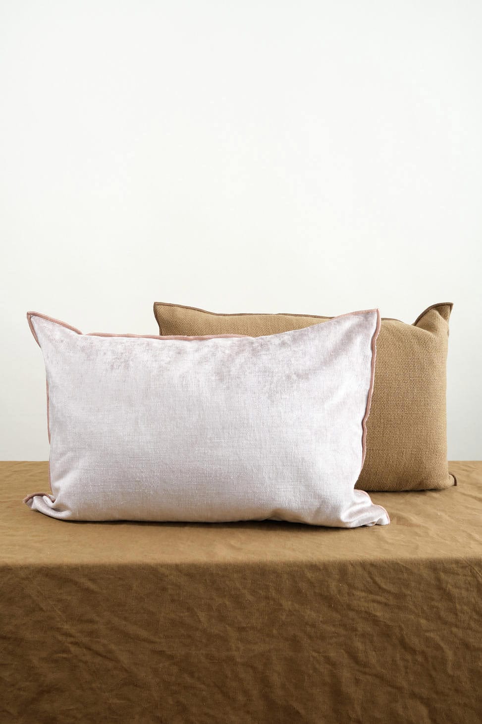 Maison De Vacances Home Pillows 16" X 24" Royal Velvet Vice Versa Cushion in Blush Blush / 16" X 24"