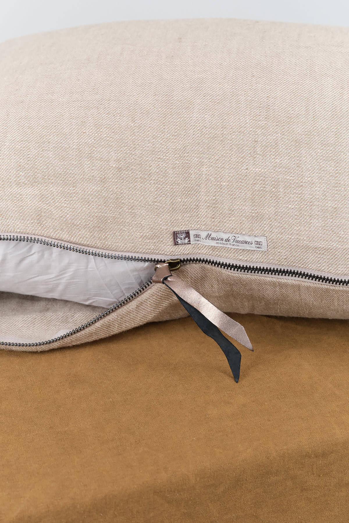 Maison De Vacances Home Pillows 16" X 24" Washed Linen Vice Versa Cushion in Taupe Taupe/Ciment / 16" x 24"