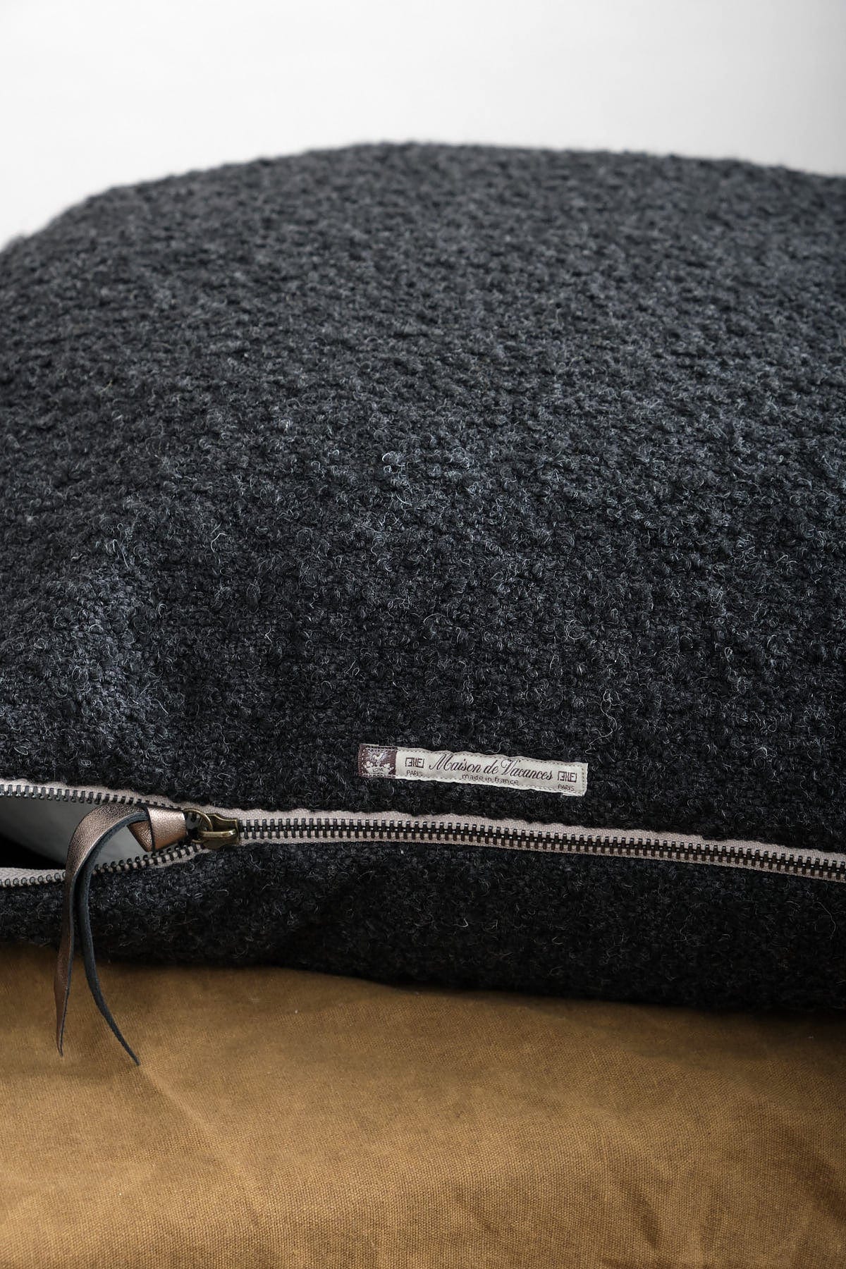 Maison De Vacances Home Pillows 26" x 26" Canvas Wooly in Charbon Charbon / 26" X 26"