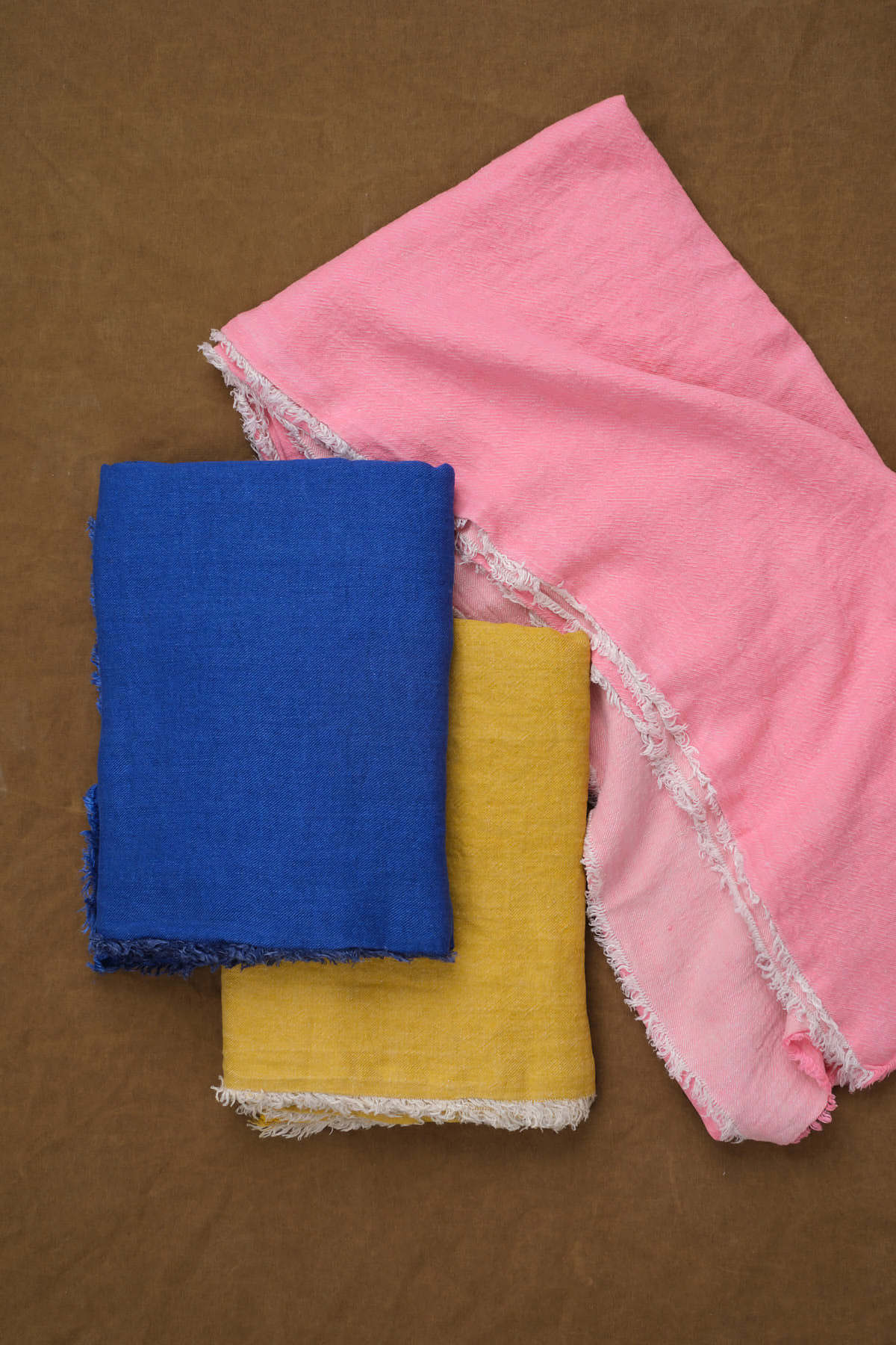 Maison De Vacances Home Throws Crumpled Washed Linen Vice Versa Fringed Throw in Cobalt Cobalt/Indigo / 55" x 98.5"