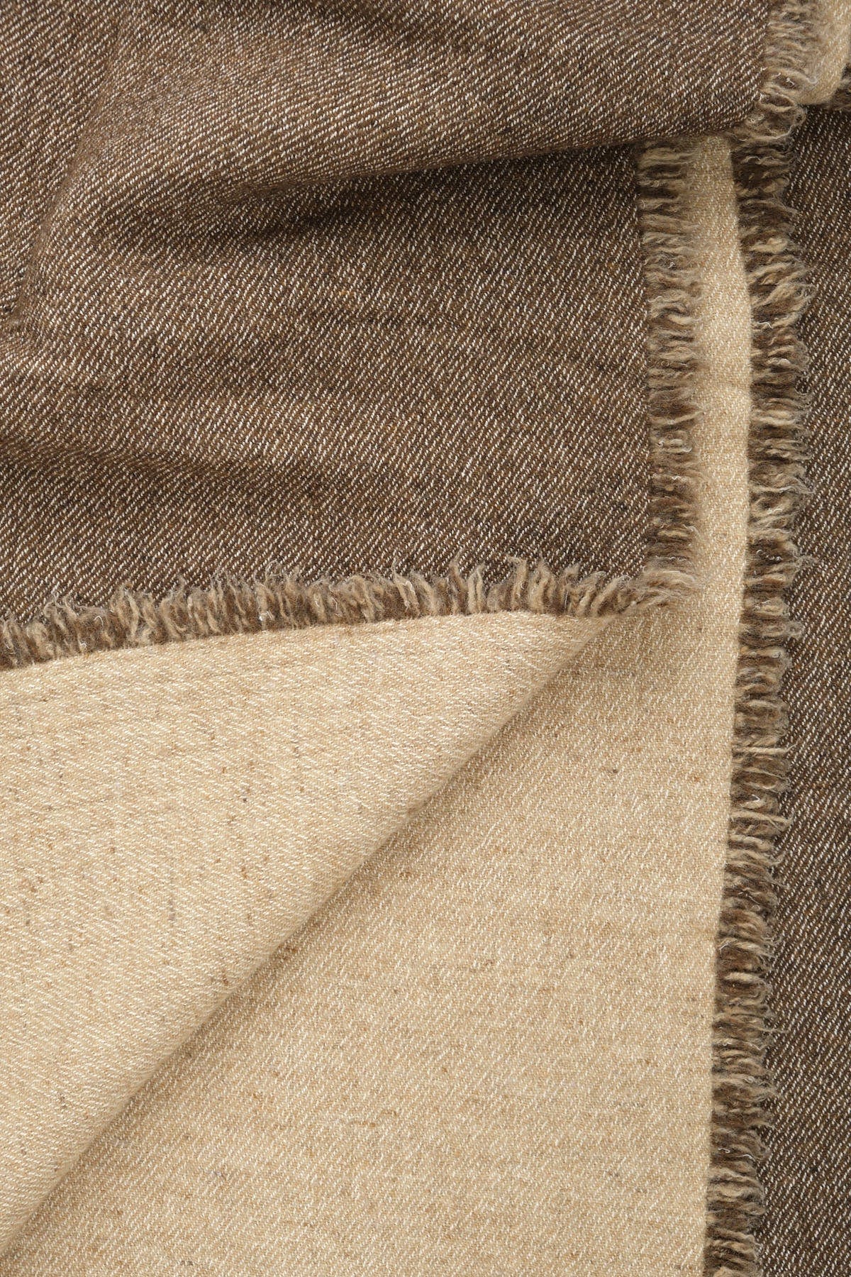Maison De Vacances Home Throws Vice Versa Fringed Throw in Bronze Bronze/Naturel / 59" X 98"