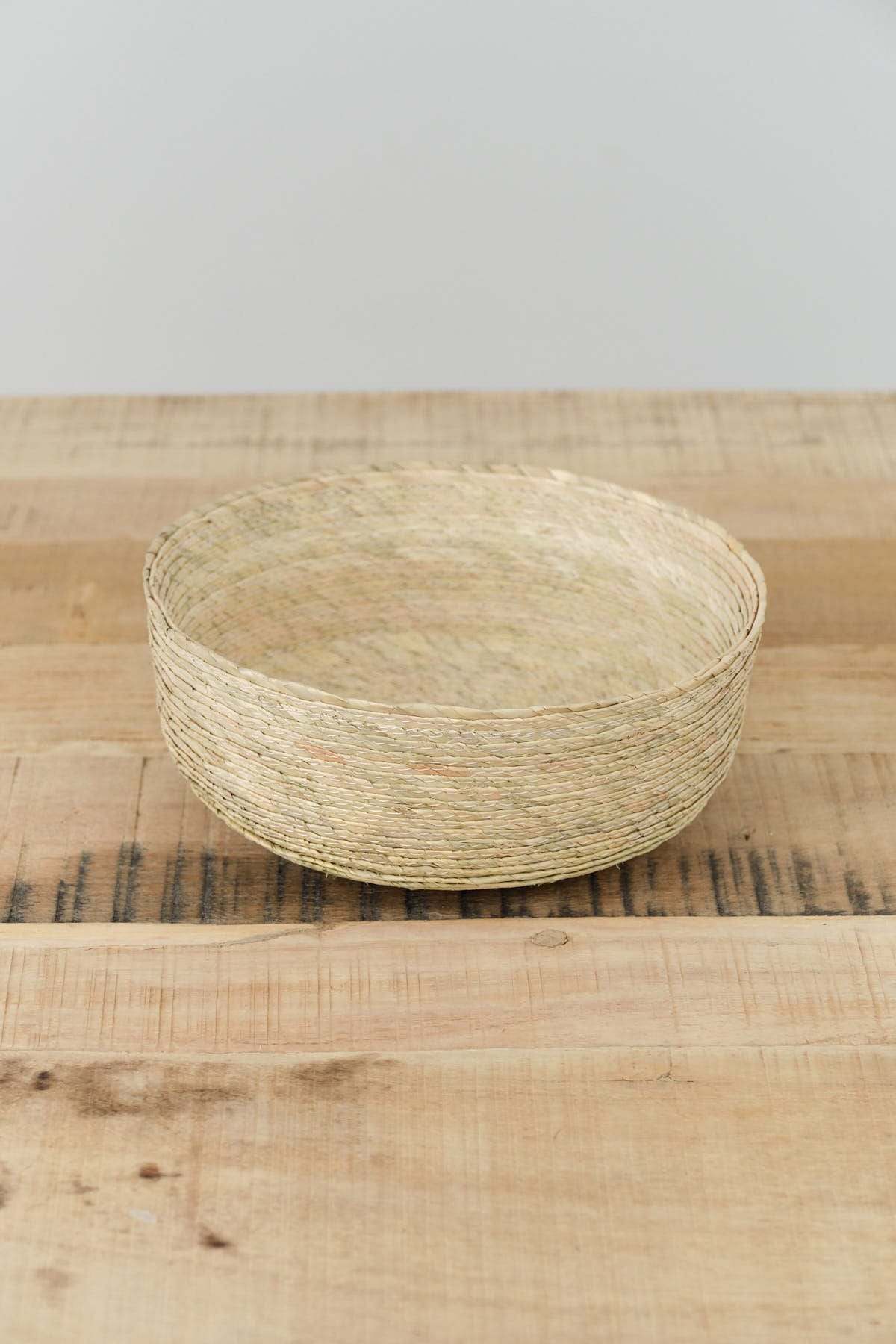 Makaua Home Baskets Round Basket in Natural Natural / 8" D X 3" H
