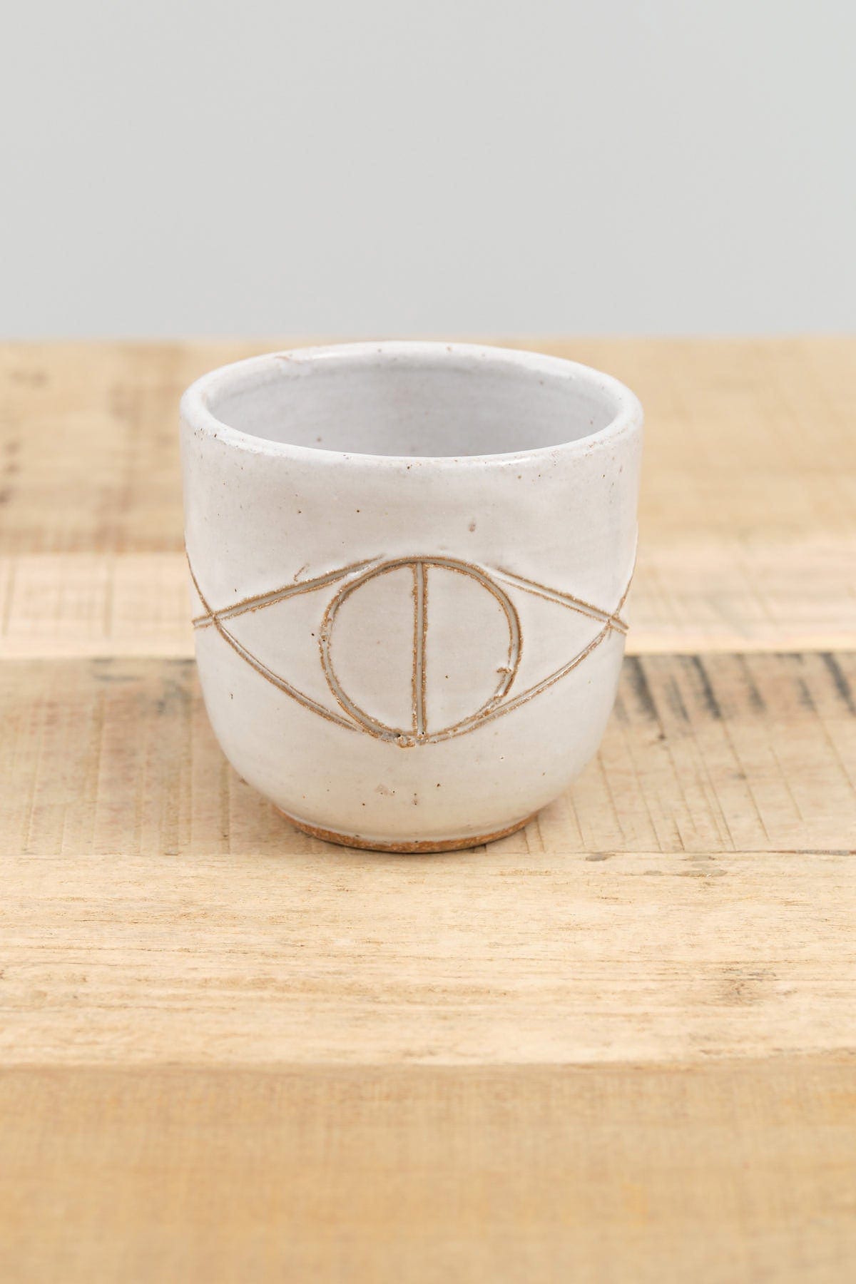 Matthew Ward Studio Home Kitchen Dishware Felix Cup in White All White