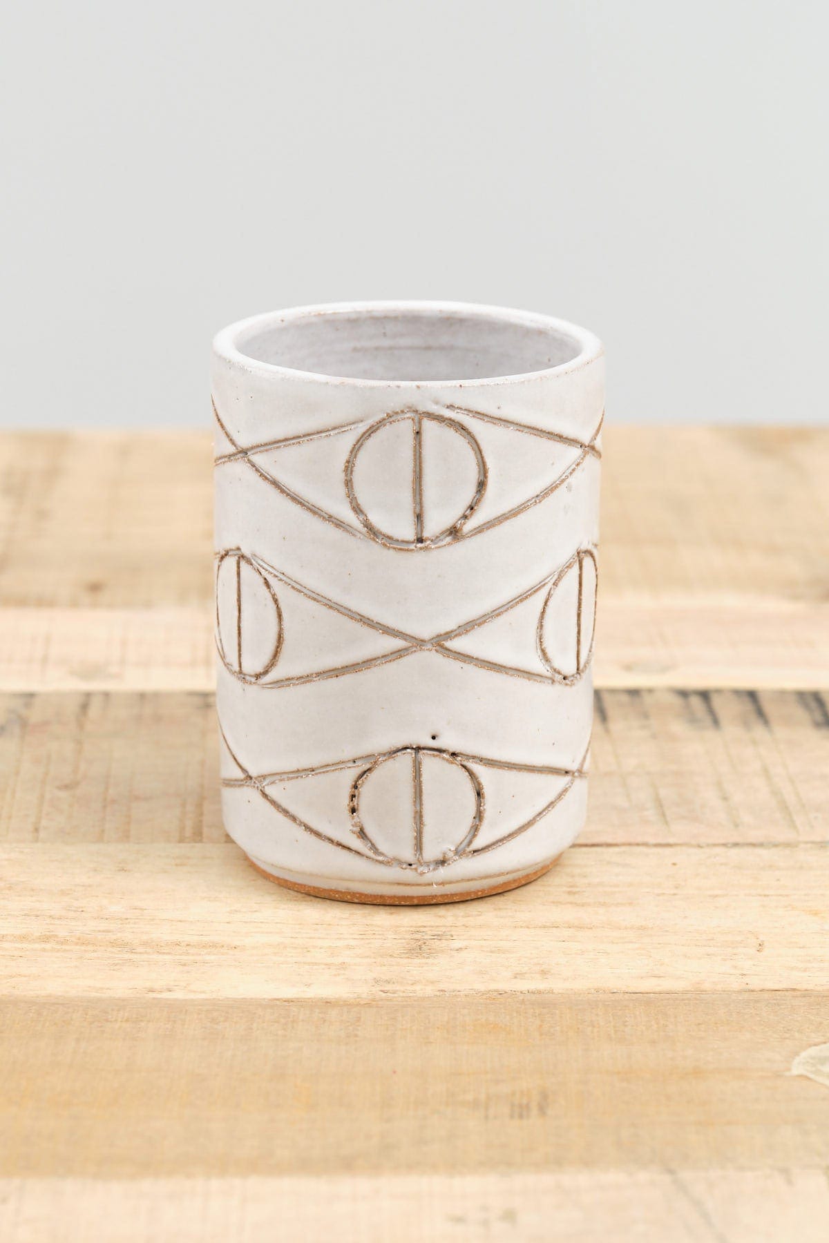 Matthew Ward Studio Home Kitchen Dishware Felix Tumbler in White All White