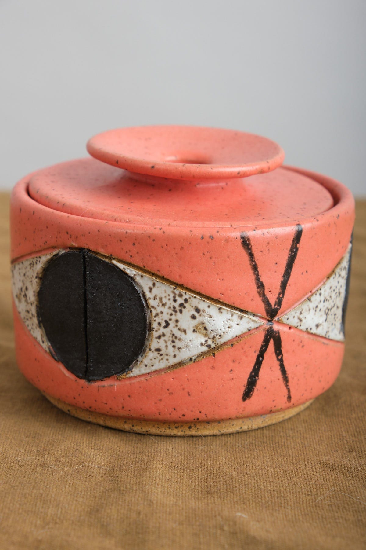 Medium Felix Jar with Eye ball carved designs