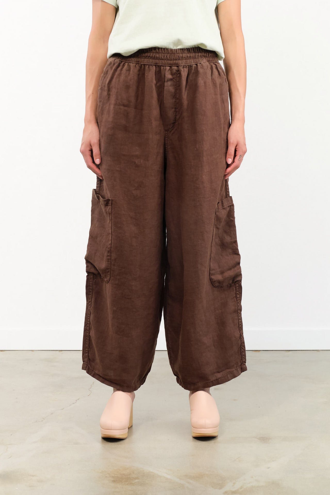 MEALS Apparel Womens Pants Linen Chef Pant in Chocolate