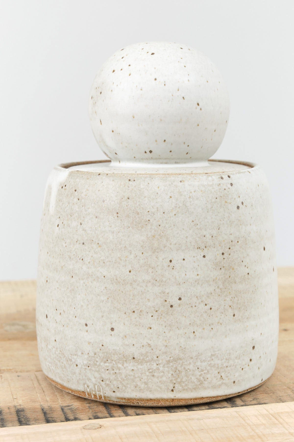 MH Ceramics Home Kitchen Containers Extra Large Stash Jar in Alabaster Alabaster / 6" D X 10" H