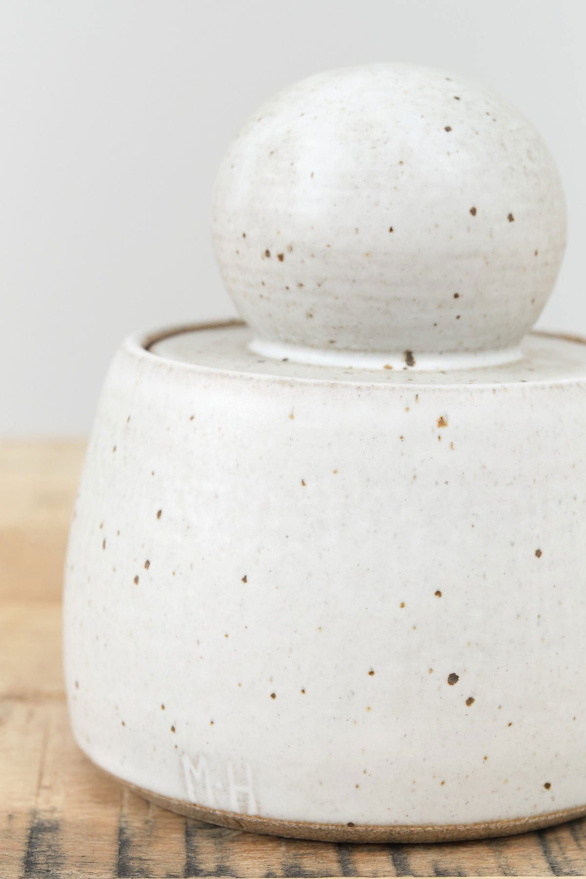 MH Ceramics Home Kitchen Containers Medium Stash Jar in Alabaster Alabaster / 4.5" D X 6" H