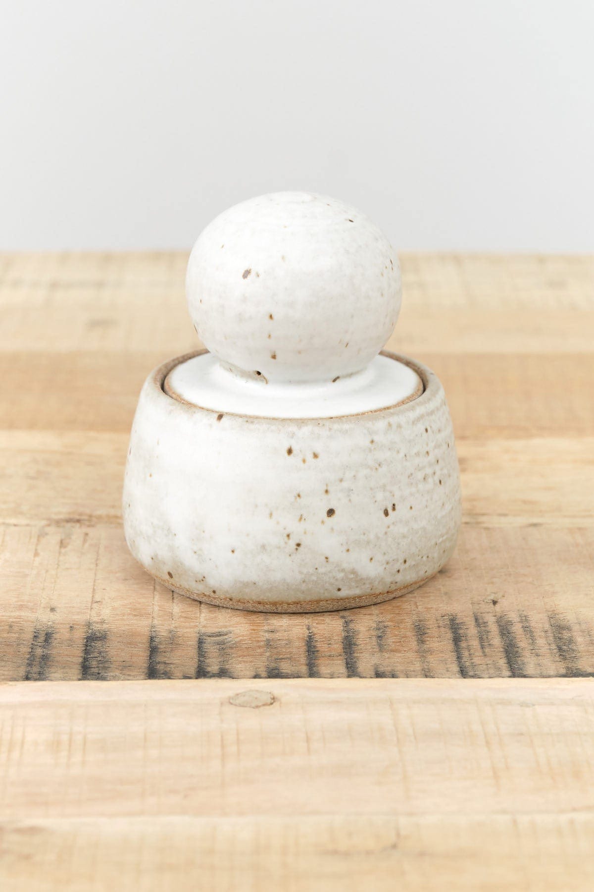 MH Ceramics Home Kitchen Containers Mini Stash Jar in Alabaster Alabaster / 3.5" D X 4.5" H