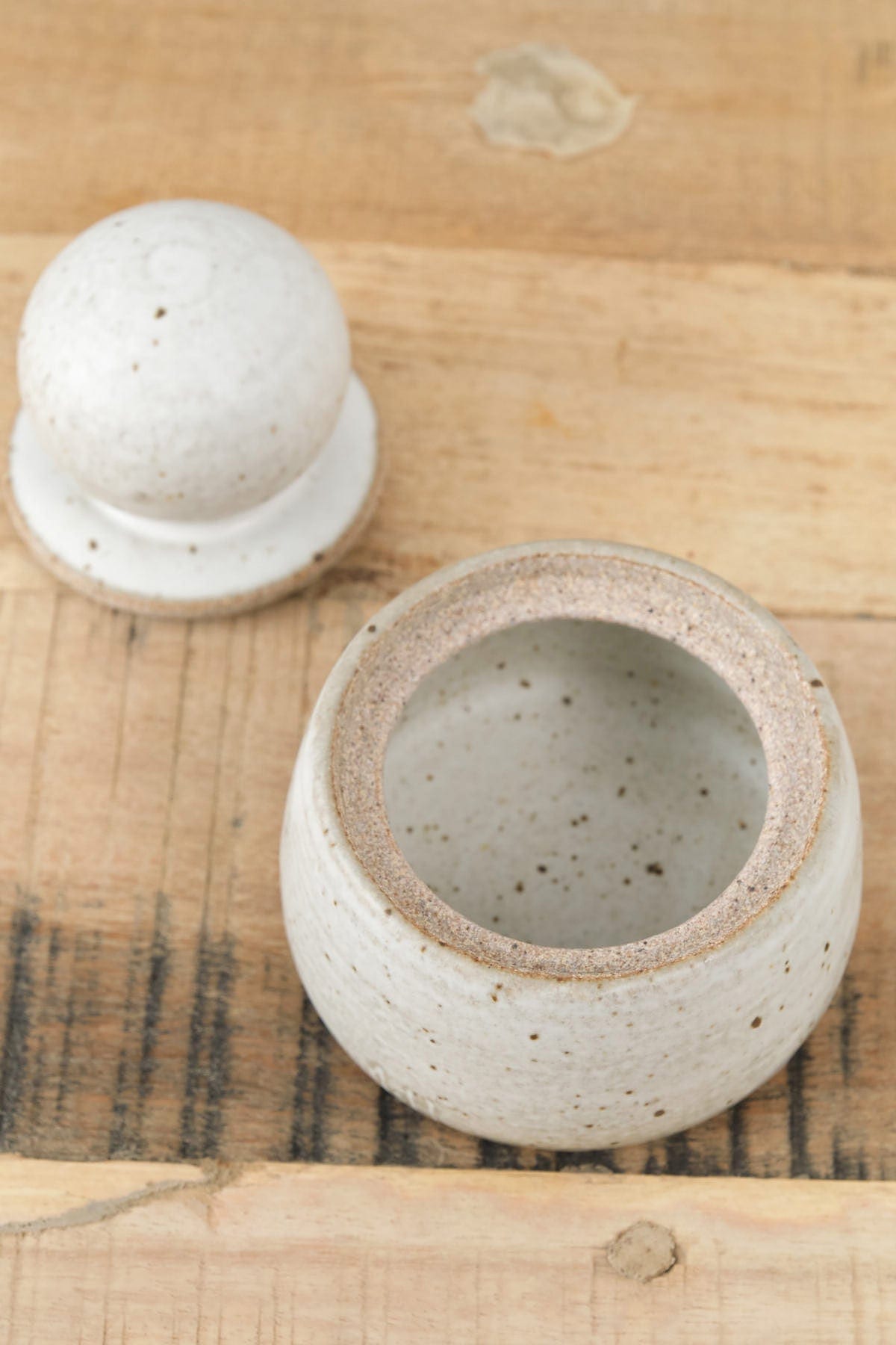 MH Ceramics Home Kitchen Containers Mini Stash Jar in Alabaster Alabaster / 3.5" D X 4.5" H