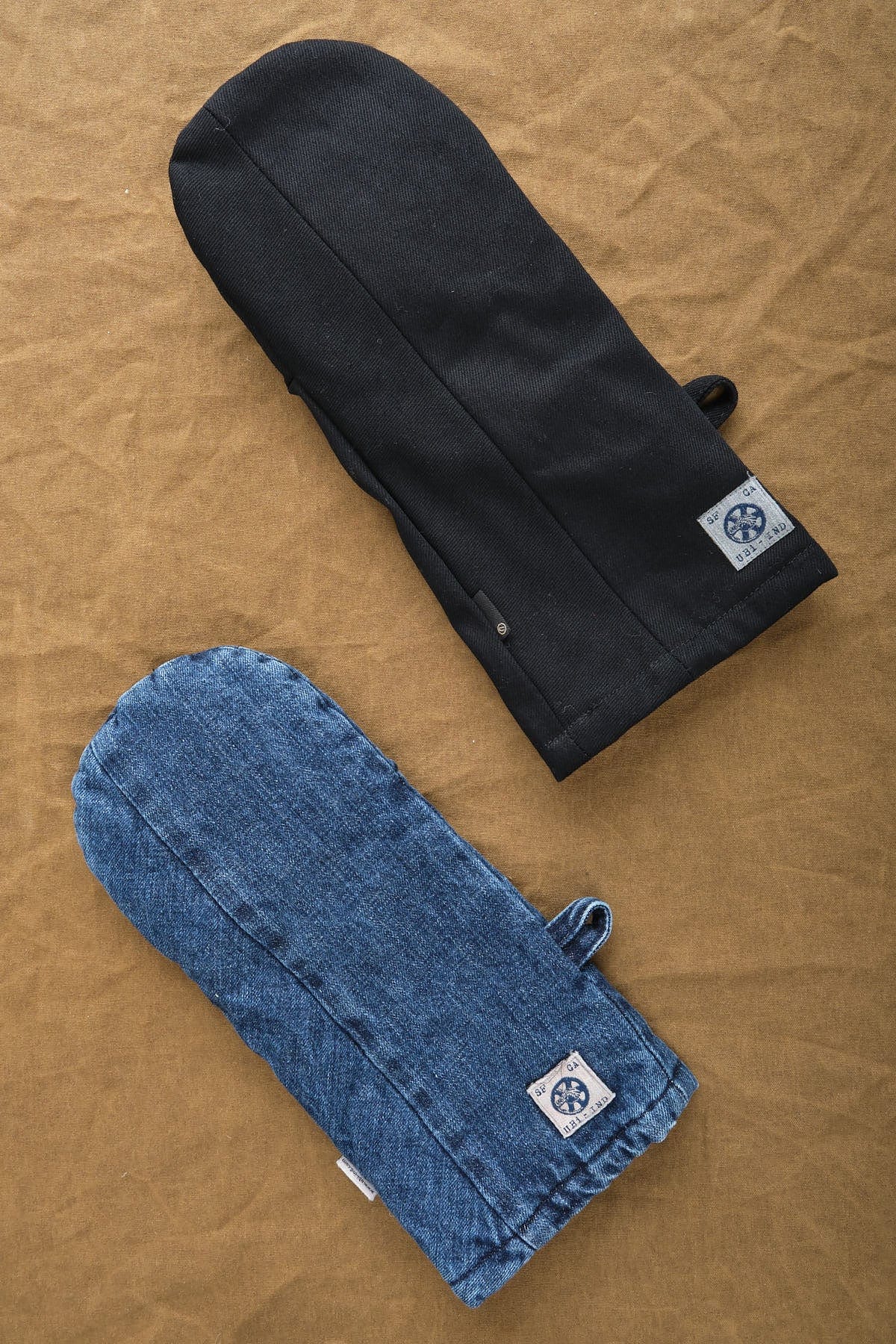 Mi Cocina Home Kitchen Serving Dual-Hand Oven Mitt Black Denim