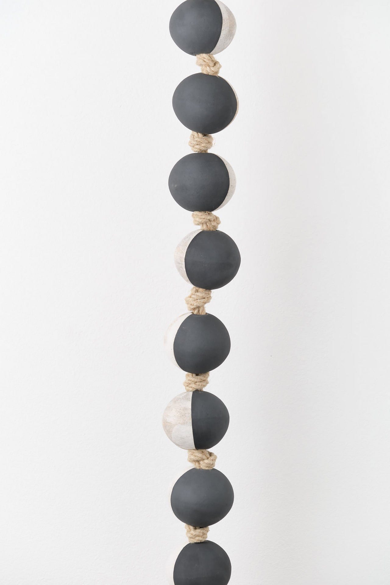 MQuan Art Ceramics Garland 9 Black and White / 54" L