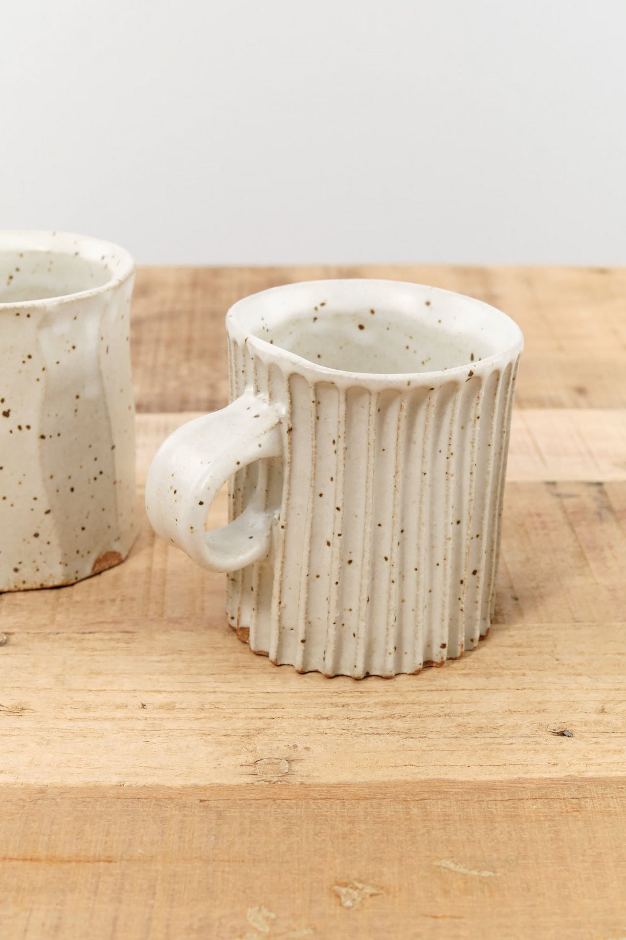 Mt. Washington Pottery Home CoffeeTea Column Mug in Speckled White Speckled White / 3.5" Dia X 4" H
