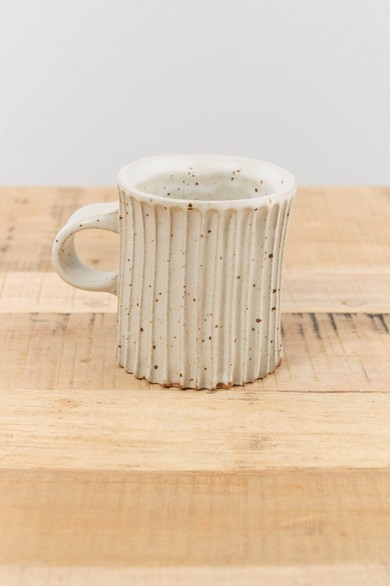 Mt. Washington Pottery Home CoffeeTea Column Mug in Speckled White Speckled White / 3.5" Dia X 4" H