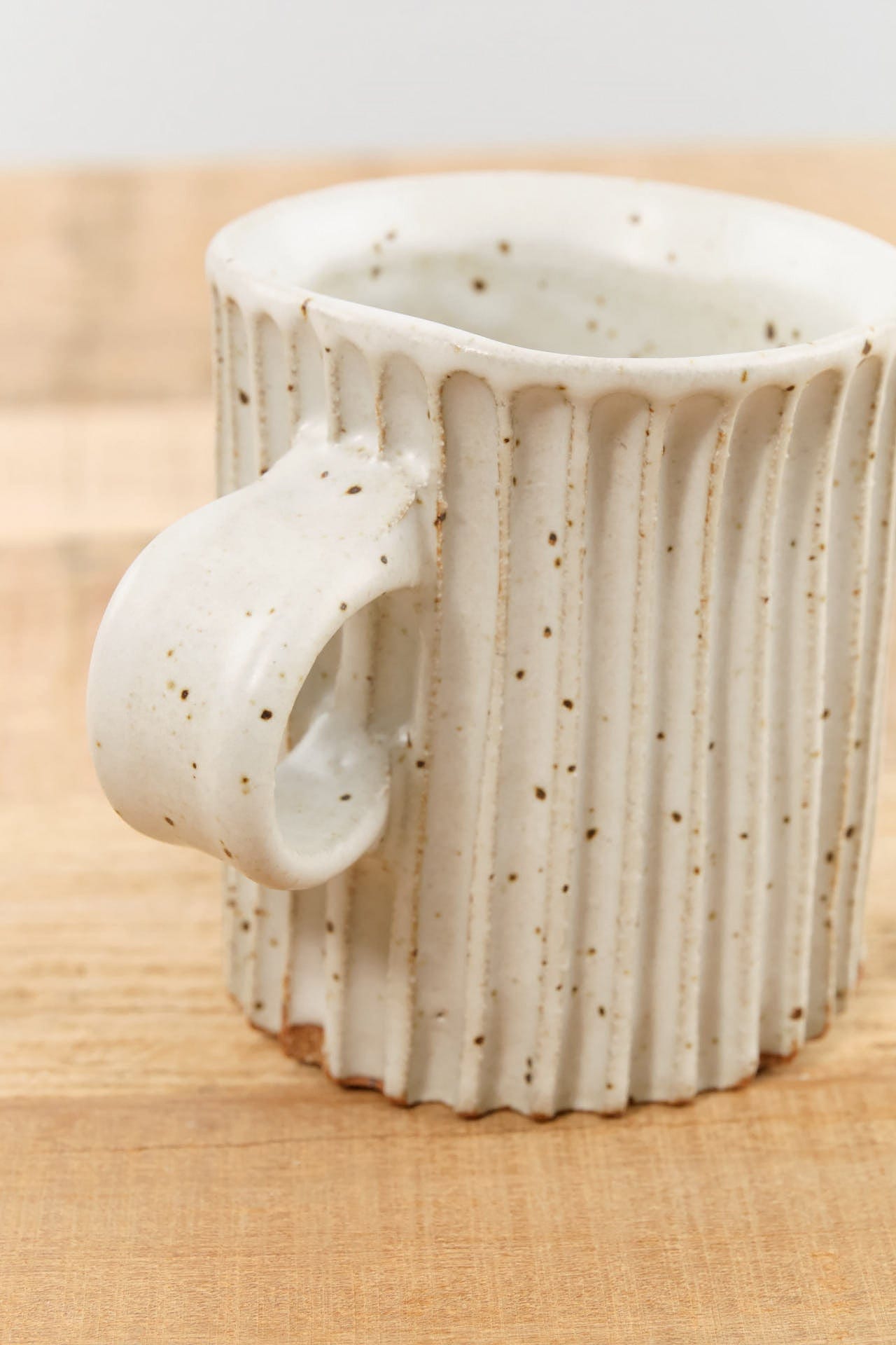 Mt. Washington Pottery Home CoffeeTea Column Mug in Speckled White Speckled White / 3.5" Dia X 4" H
