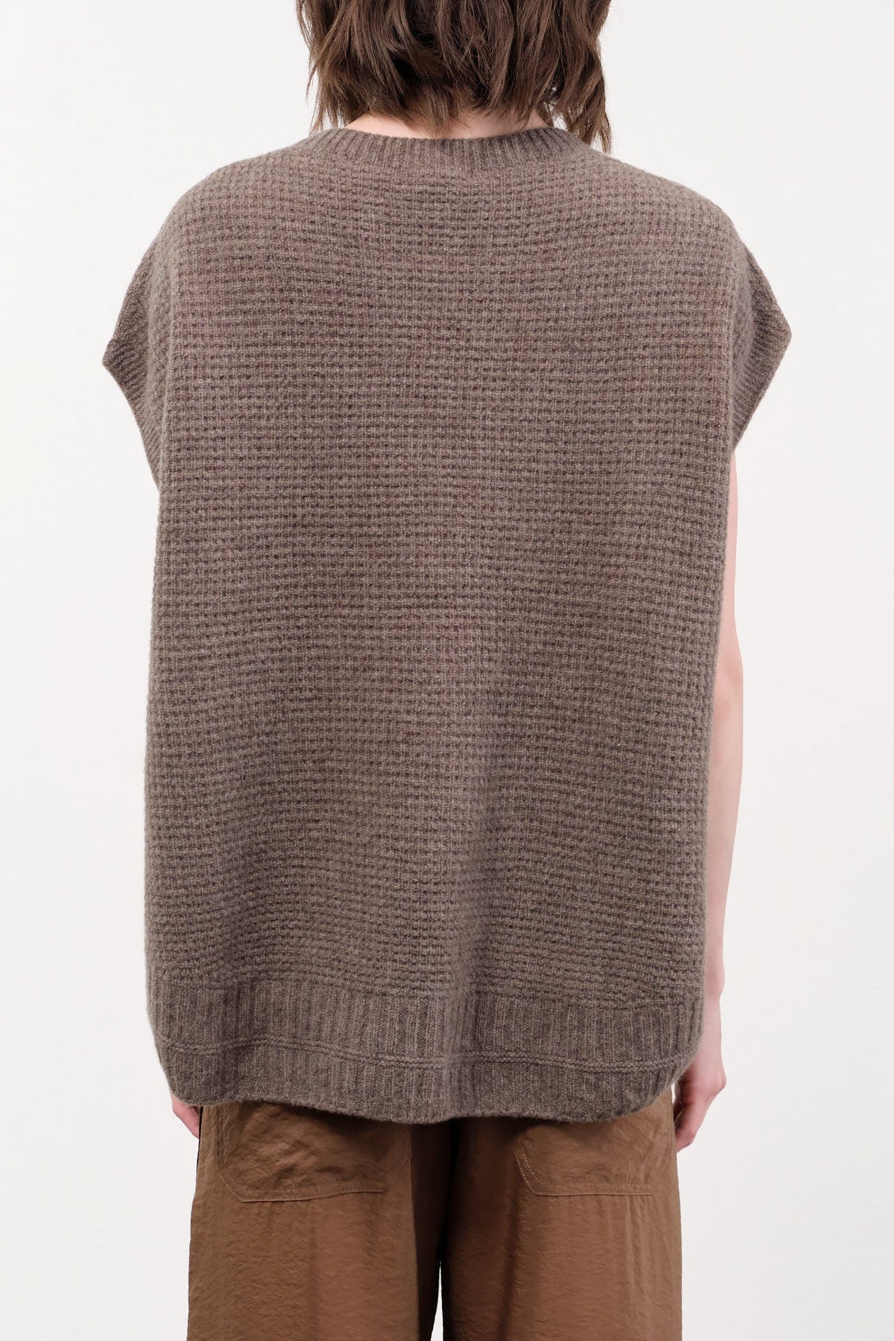 Pas de Calais Apparel Womens Sweaters Cashmere Lambs Wool Boat Neckline Vest in Greige