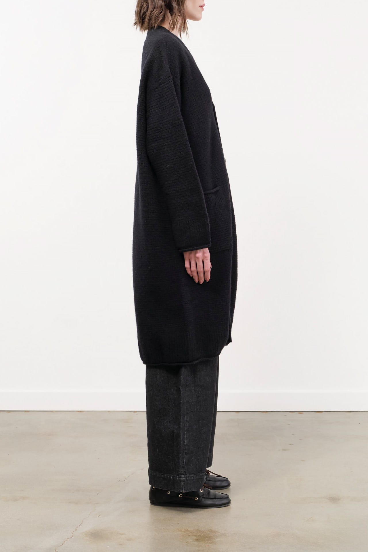 Pas de Calais Apparel Womens Sweaters Cashmere Lambs Wool Cardigan Coat in Black