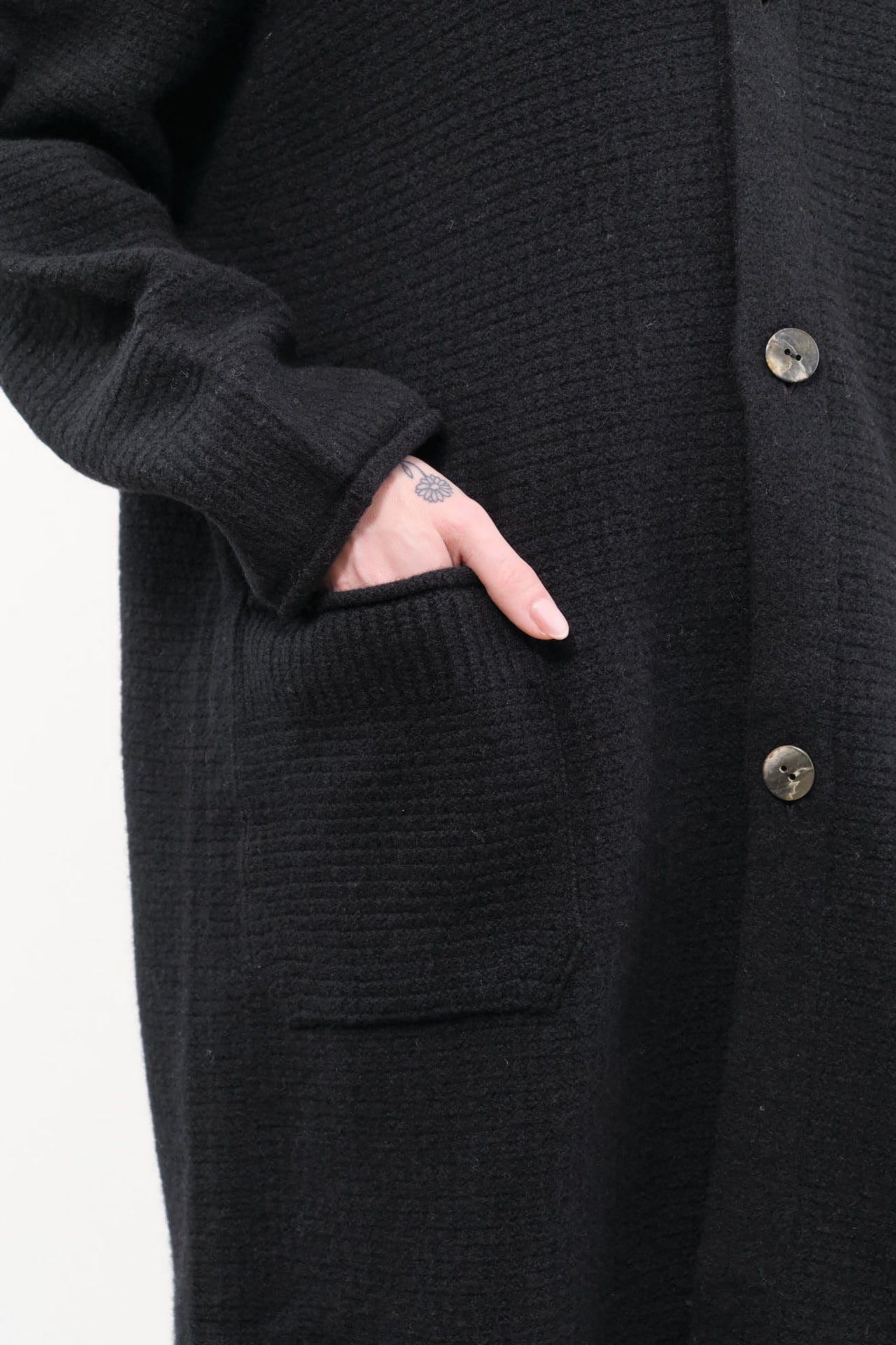 Pas de Calais Apparel Womens Sweaters Cashmere Lambs Wool Cardigan Coat in Black