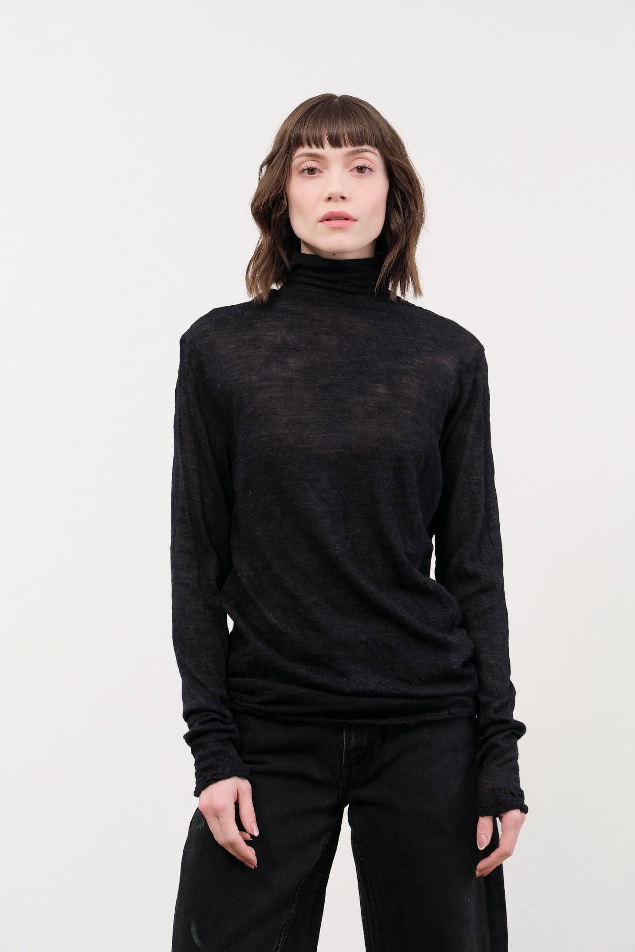 Pas de Calais Apparel Womens Sweaters Wool Gauze Crinkle Turtleneck Jersey Pullover in Charcoal