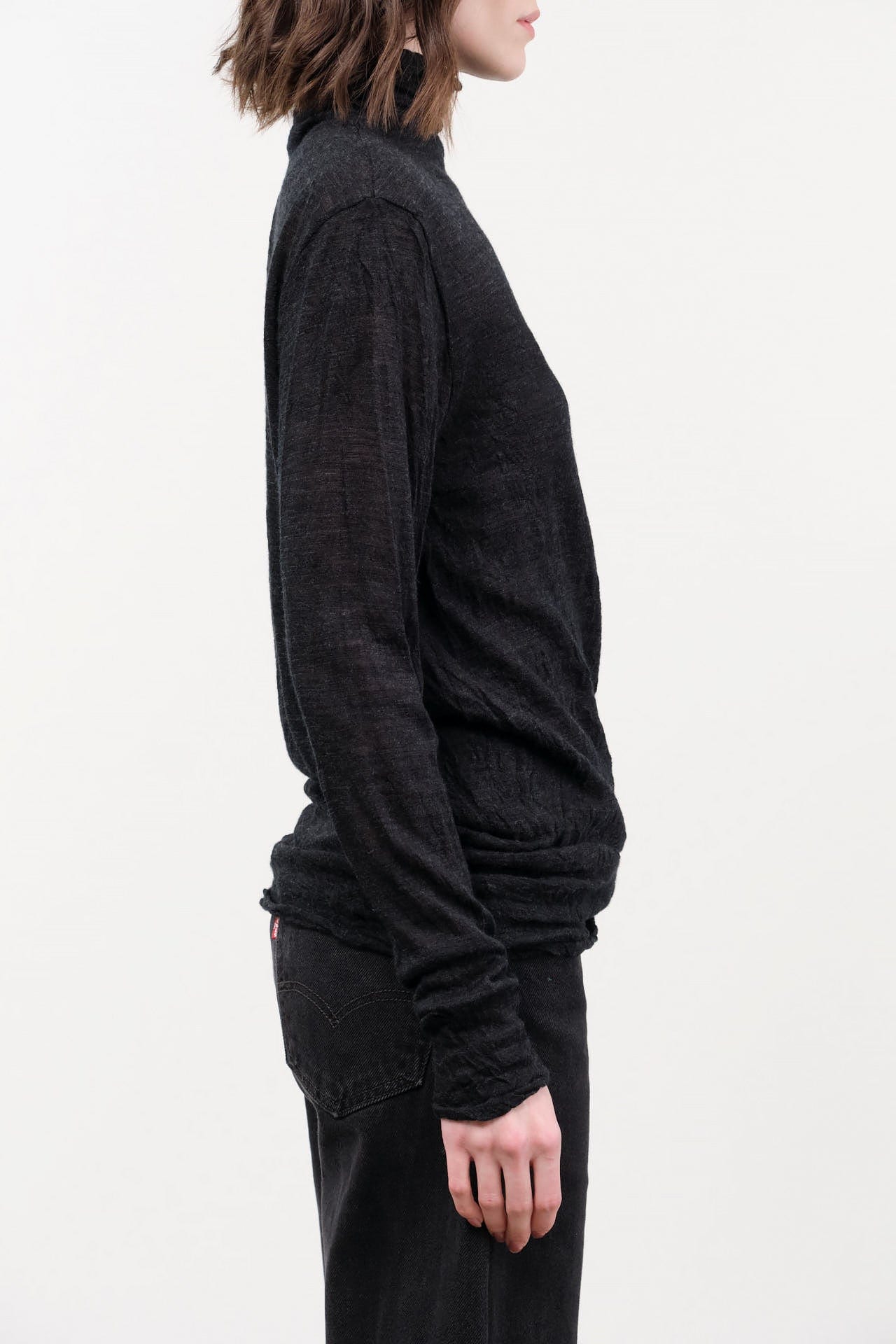 Pas de Calais Apparel Womens Sweaters Wool Gauze Crinkle Turtleneck Jersey Pullover in Charcoal