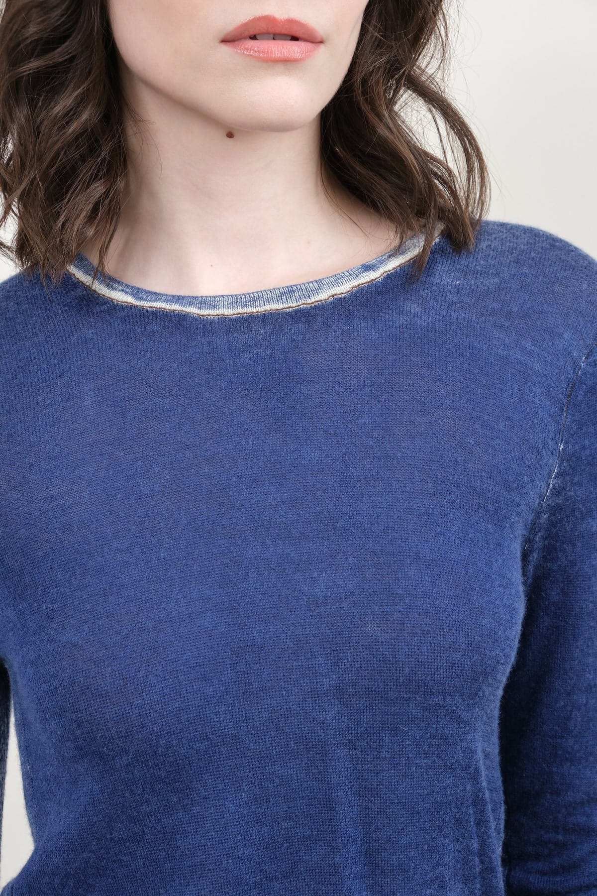 Neckline on L/S Printed Crew in Navy Sky