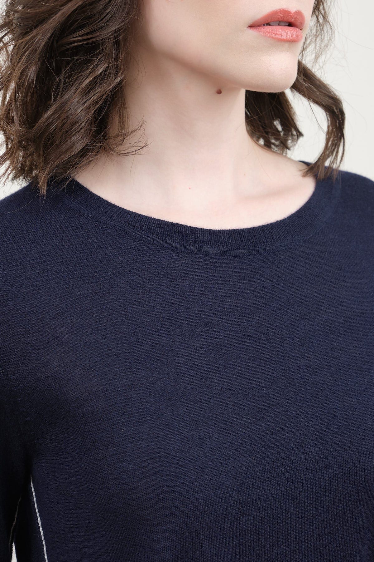 Neckline on L/S Crew in Navy
