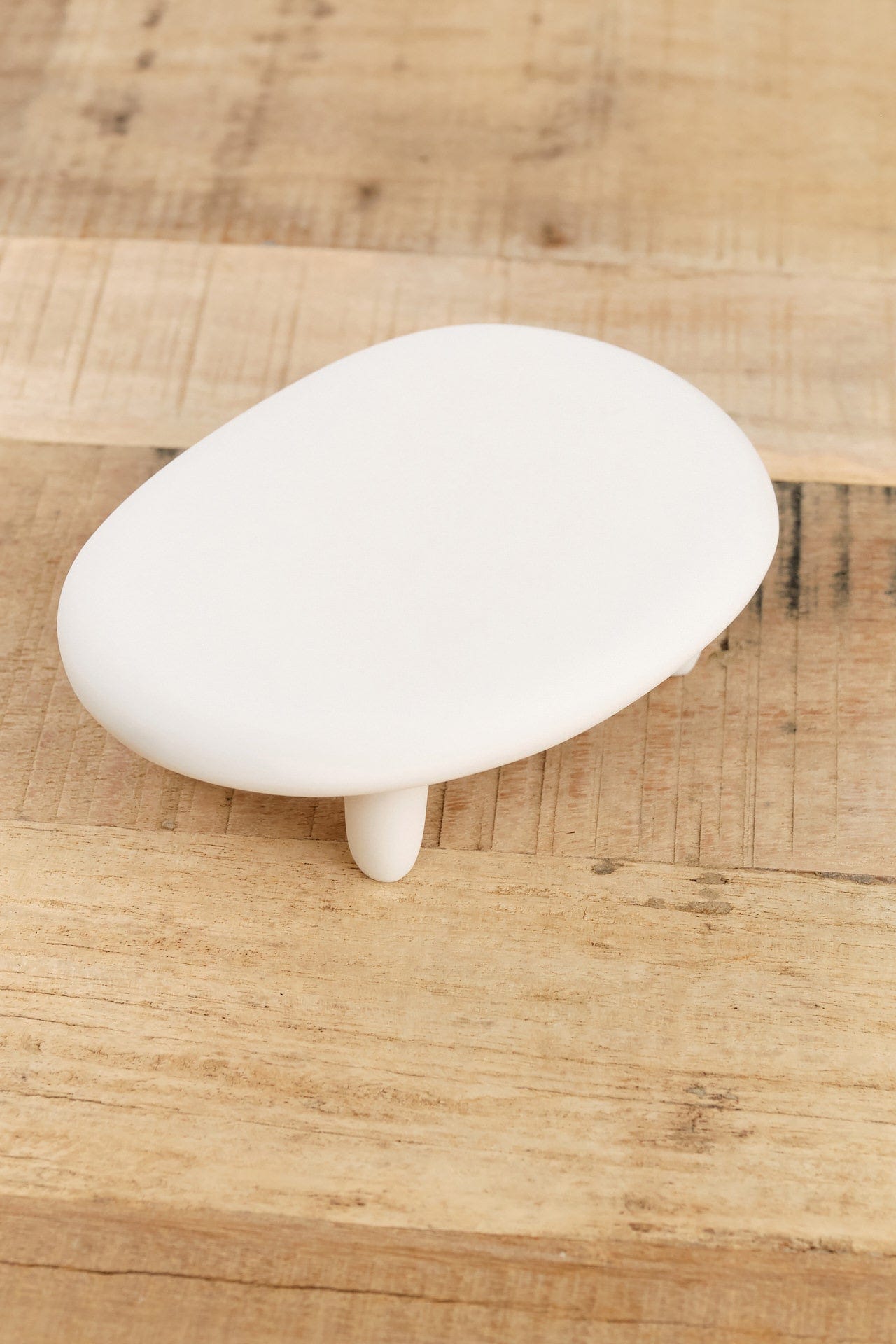 Tina Frey Designs Home Kitchen Serving Puddle Small Elevated Platter White