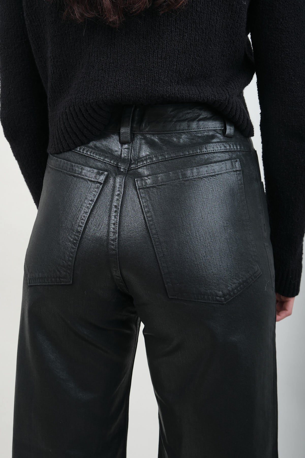 Back pocket coated puerto pant in black