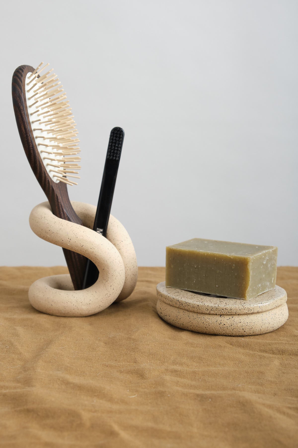 Thick Ceramic Tooth and hairbrush holder with Peb Soap Dish