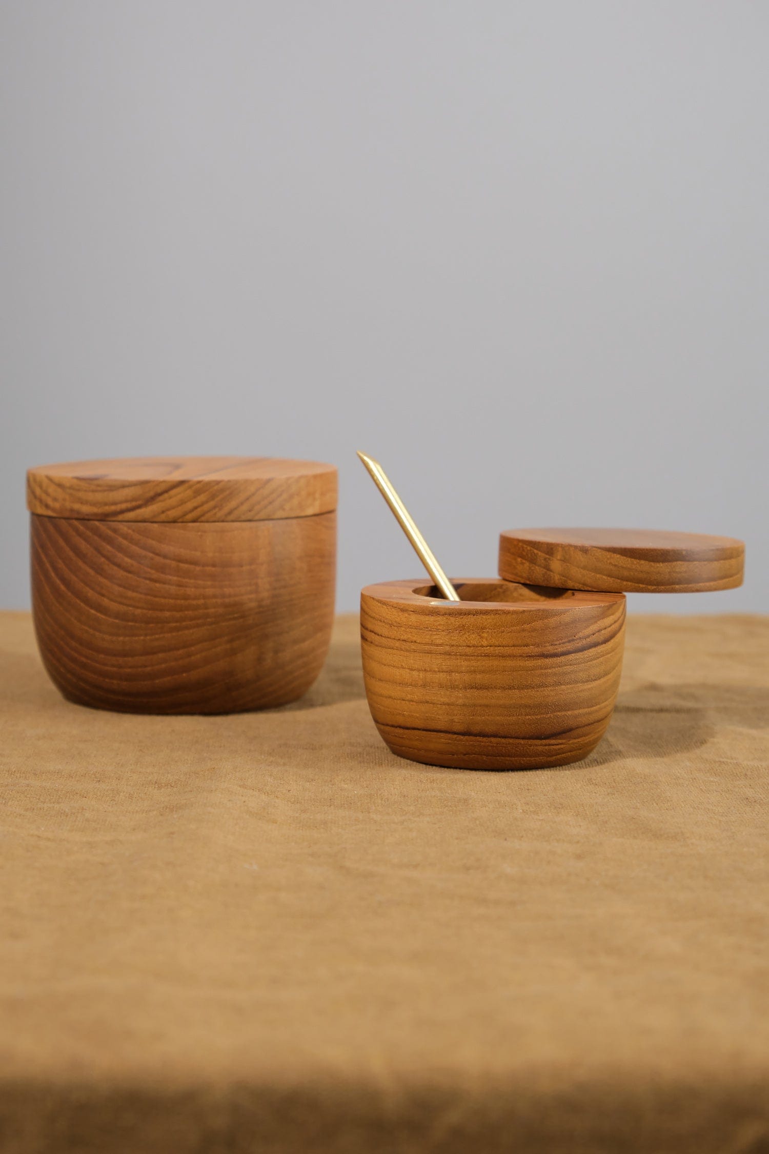 Be Home Home Kitchen Containers Large Teak Cellar with Spoon and Pivoting Lid Teak / 4" Dia X 3" H