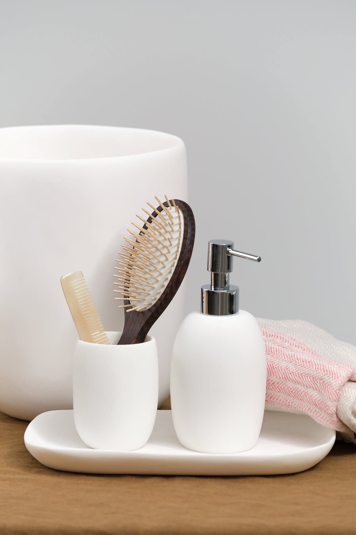 Tina Frey Designs Home Bath Accessories Arc Cup White
