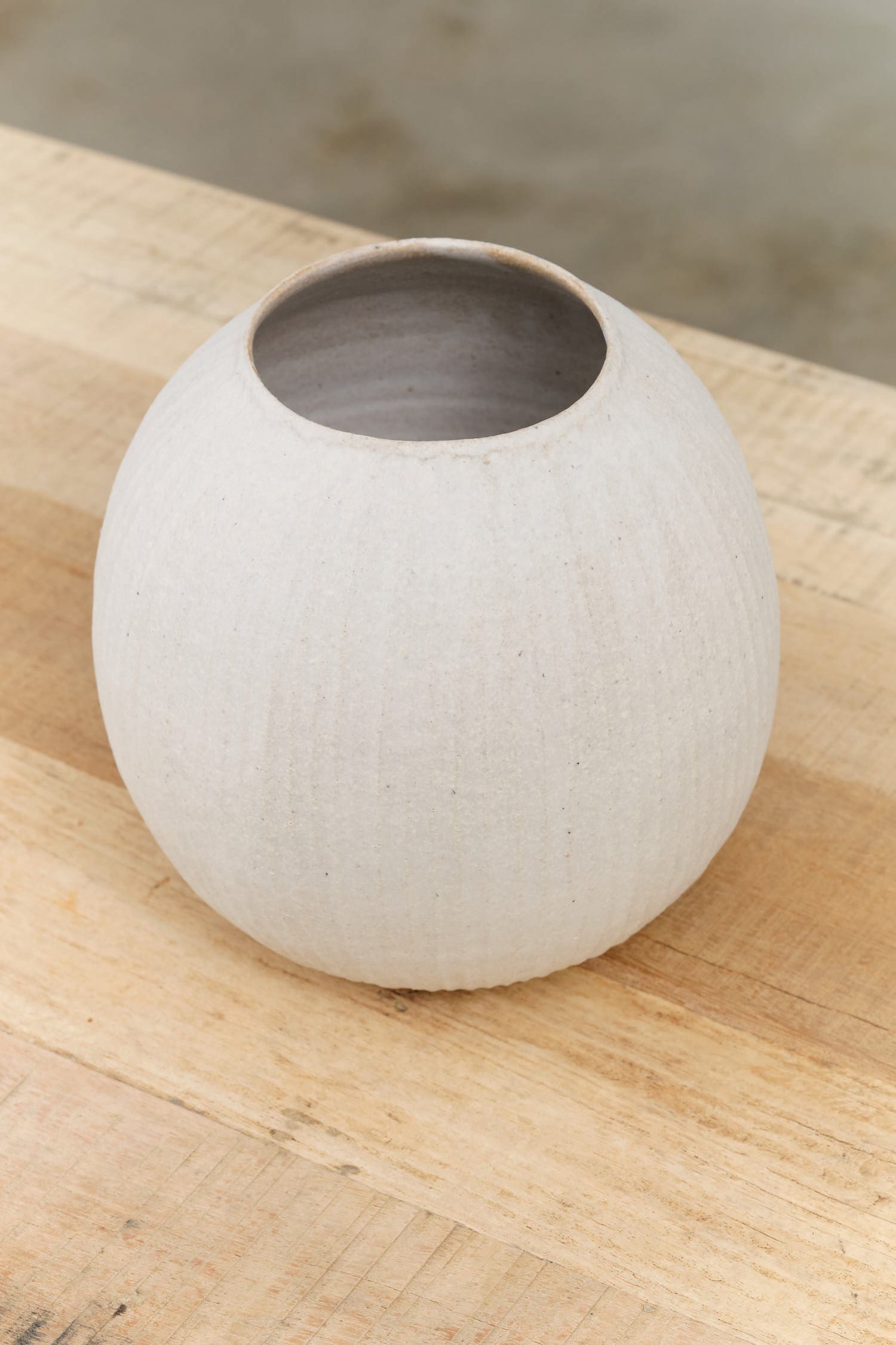 Tomoro Pottery Home Kitchen Vases Large Ball Vase 6.5" H X 6" Dia