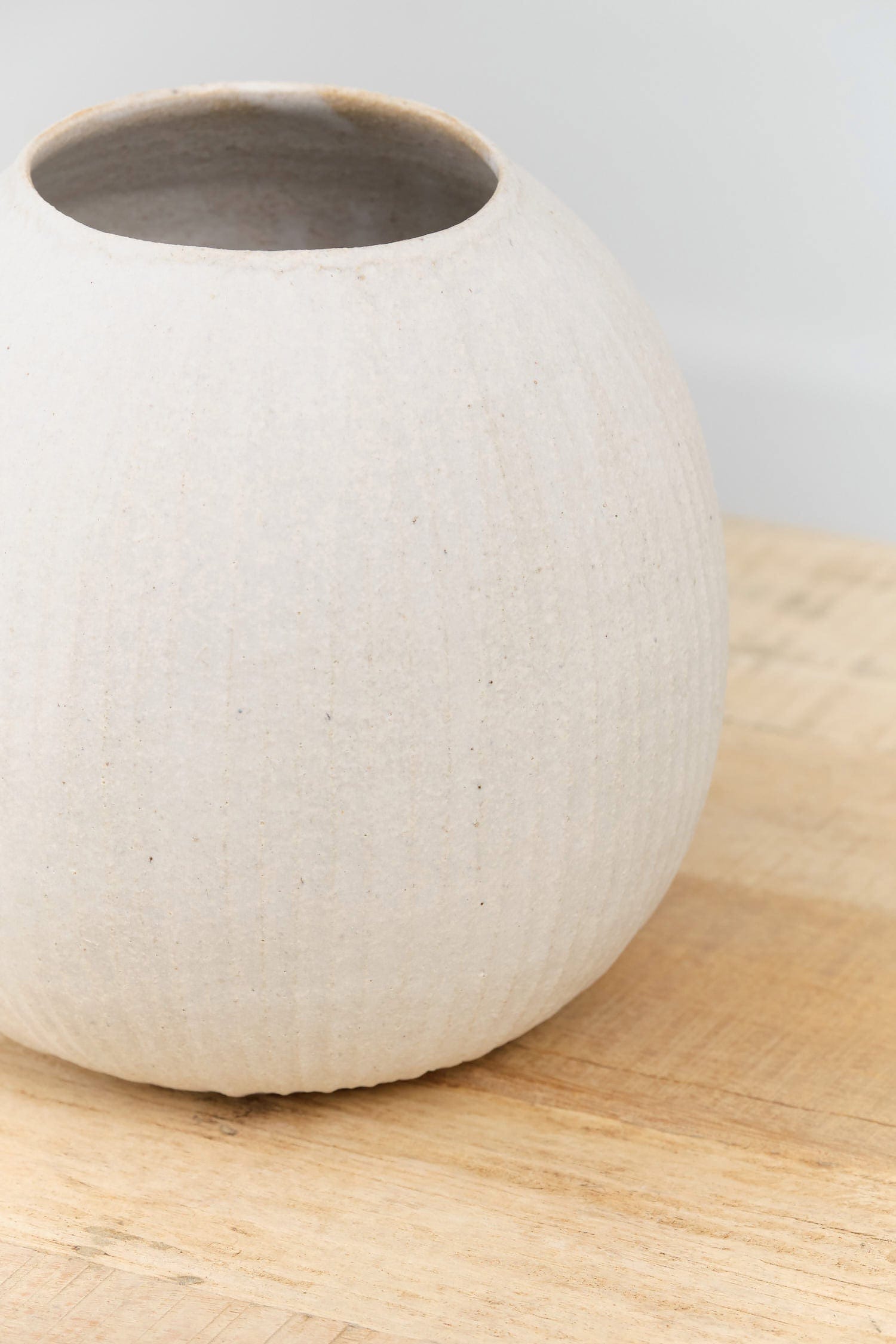 Tomoro Pottery Home Kitchen Vases Large Ball Vase 6.5" H X 6" Dia