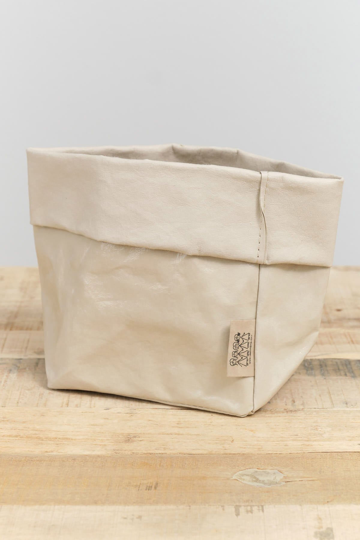 Uashmama Home Baskets Glossy Medium Paper Bag Glossy Cachemire / 7" L X 4.5" W X 7.5" H