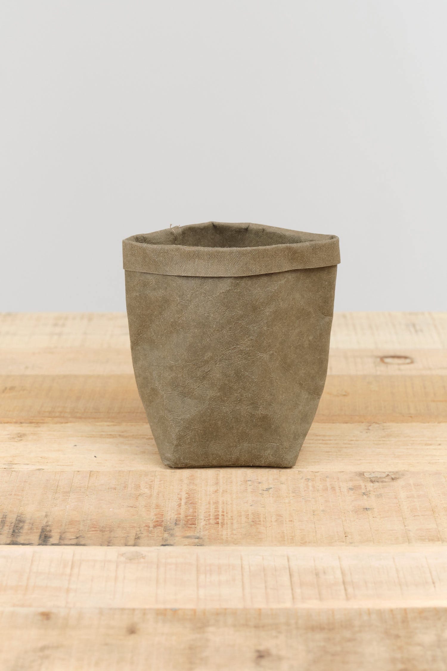 Uashmama Home Bath Organization Piccolo Paper Bag Oliva / 6" W X 6.25" L X 6.5" H
