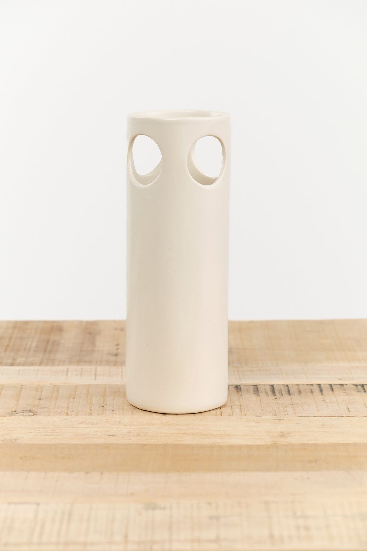 Virginia Sin Art Ceramics Cenote Vase White / 10.5" H X 3.5" D