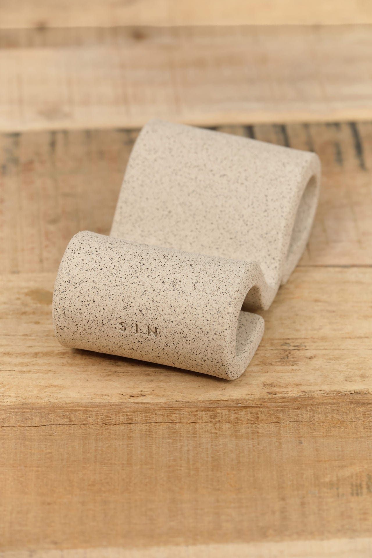 Virginia Sin Home Incense Ming Incense Holder Sand / 5.5" L X 3" W X 1.5" H