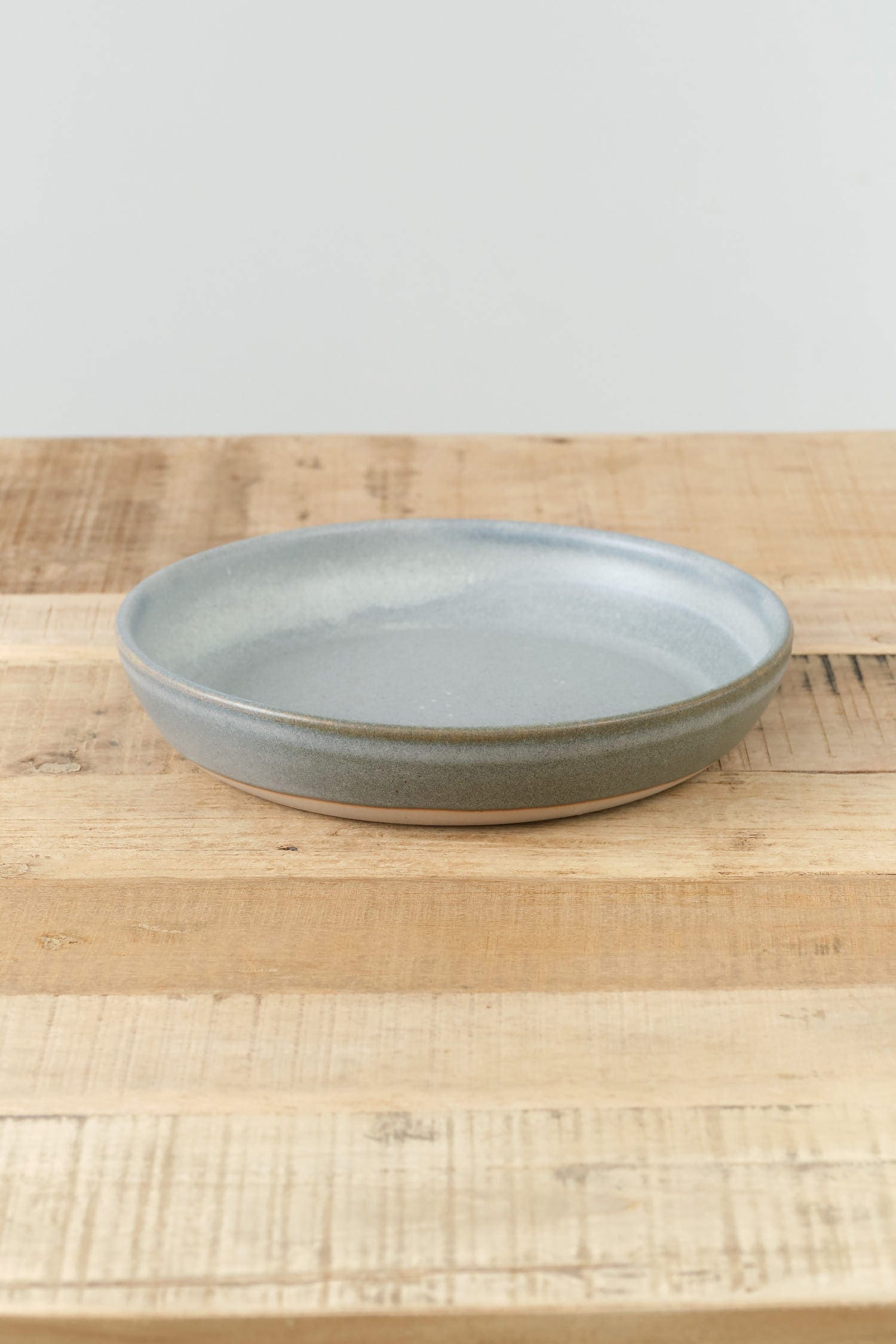 WRF Lab Ceramics Home Kitchen Dishware Medium Coupe Plate Ash / 9" Dia X 2" H