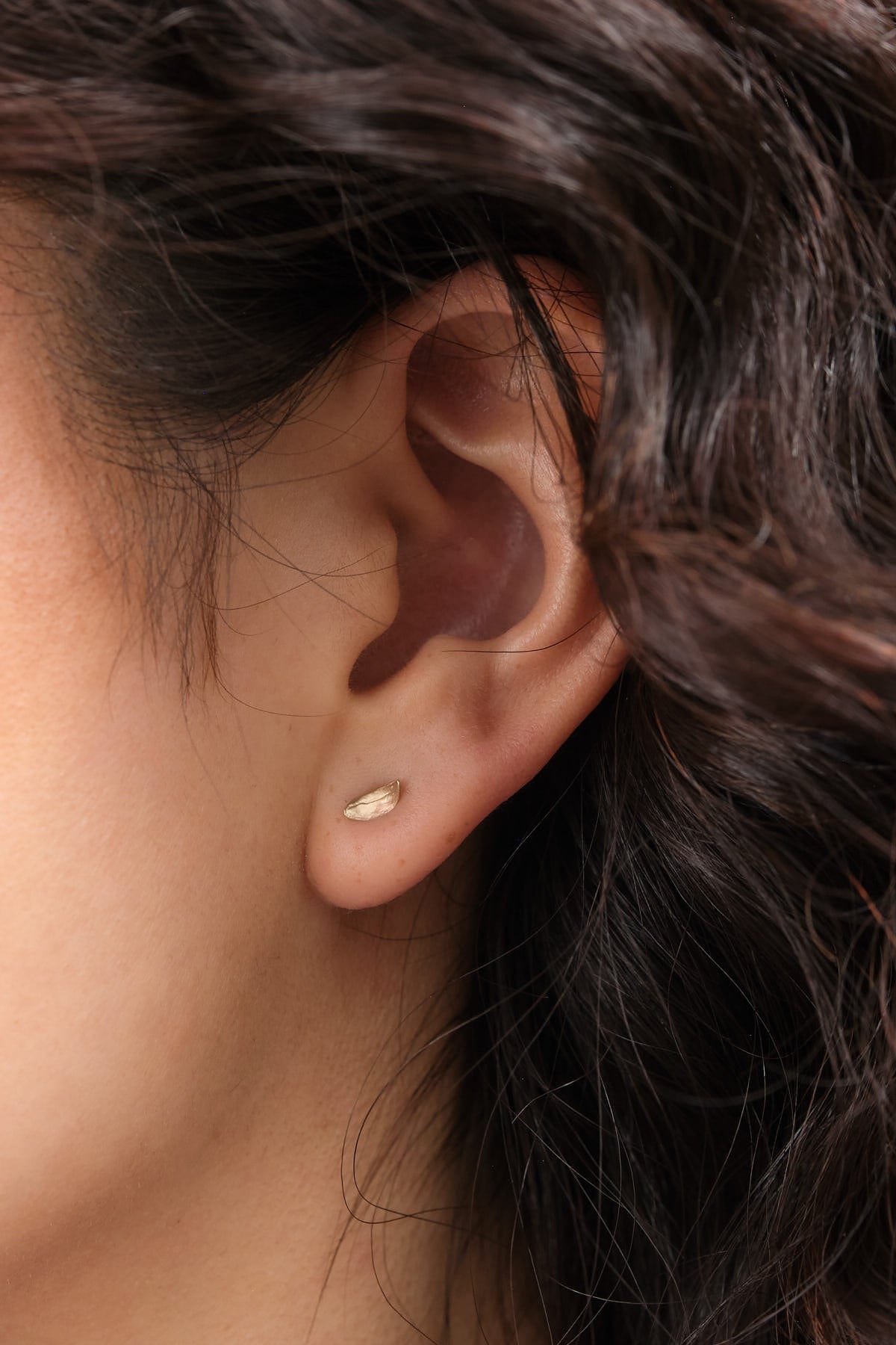 WWAKE Jewelry Earrings Smudge Wisp Earring 10K Yellow Gold